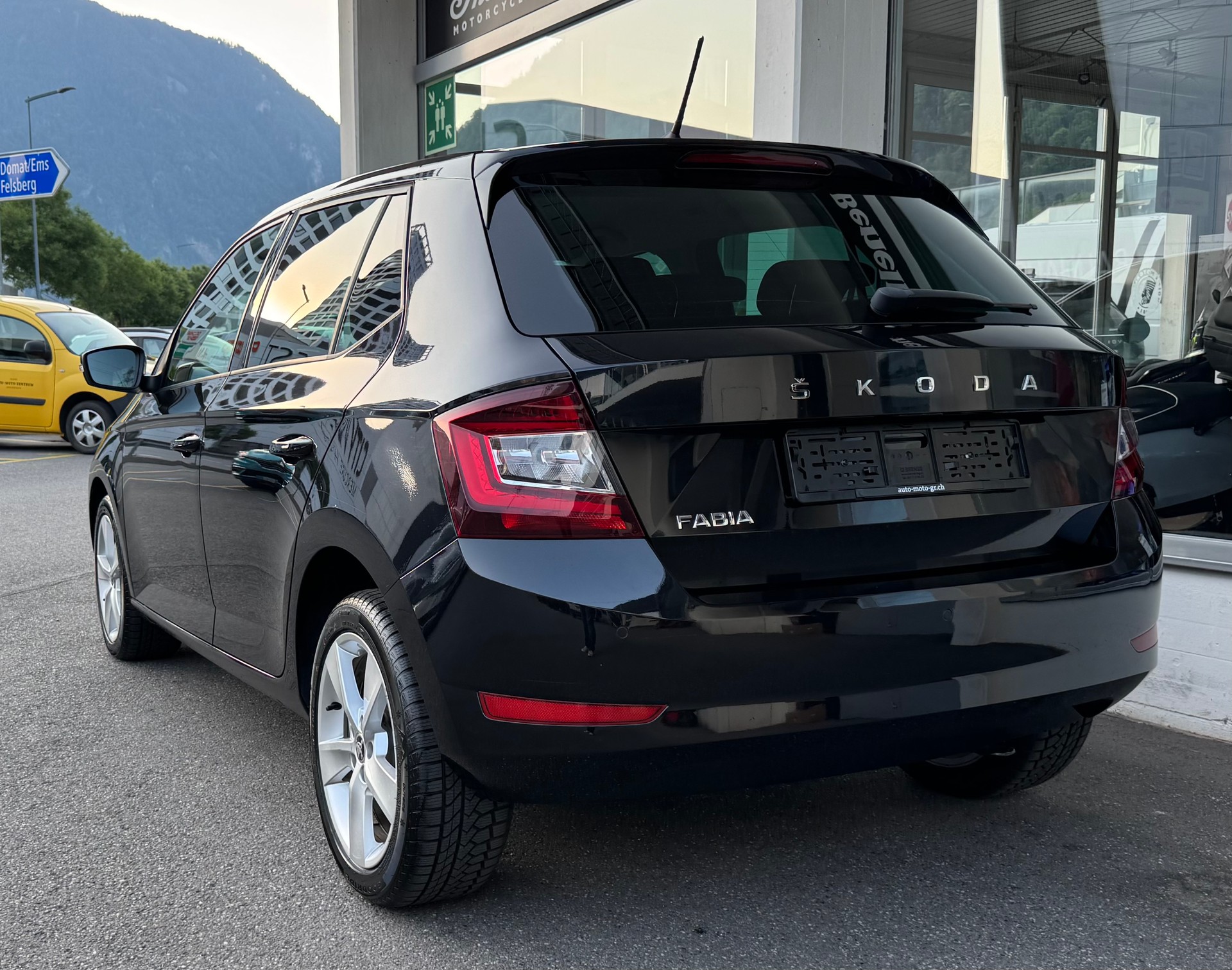 SKODA Fabia 1.0 TSI Style DSG-image-3