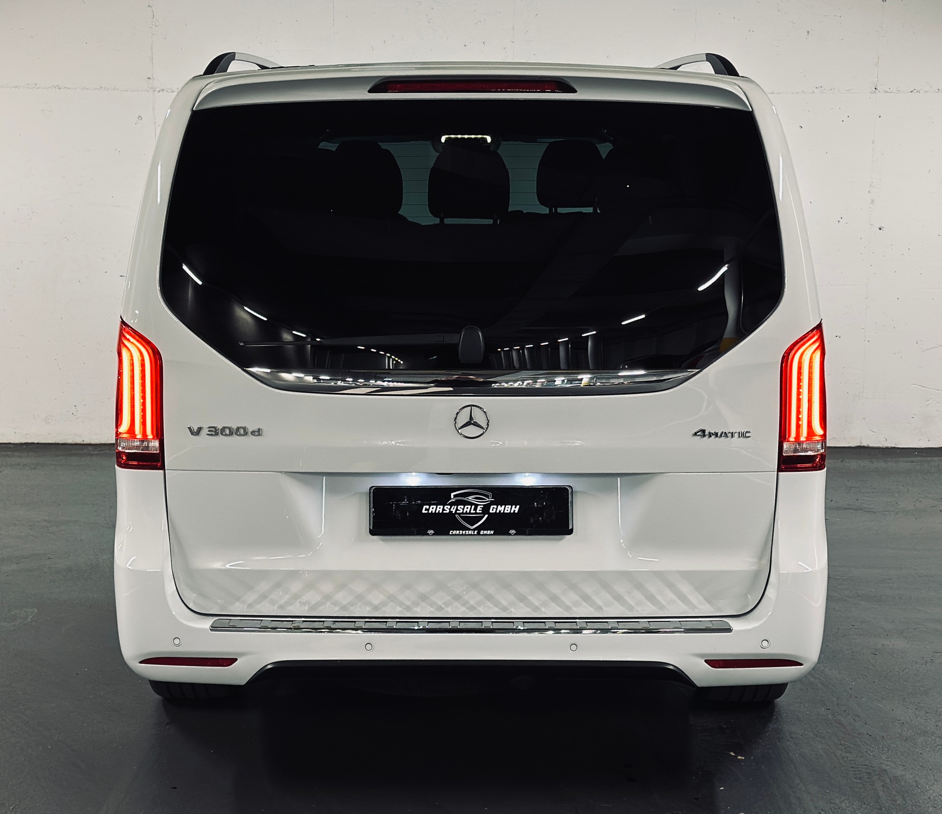 MERCEDES-BENZ V 300 d lang AMG LINE 4Matic 9G-Tronic-image-5