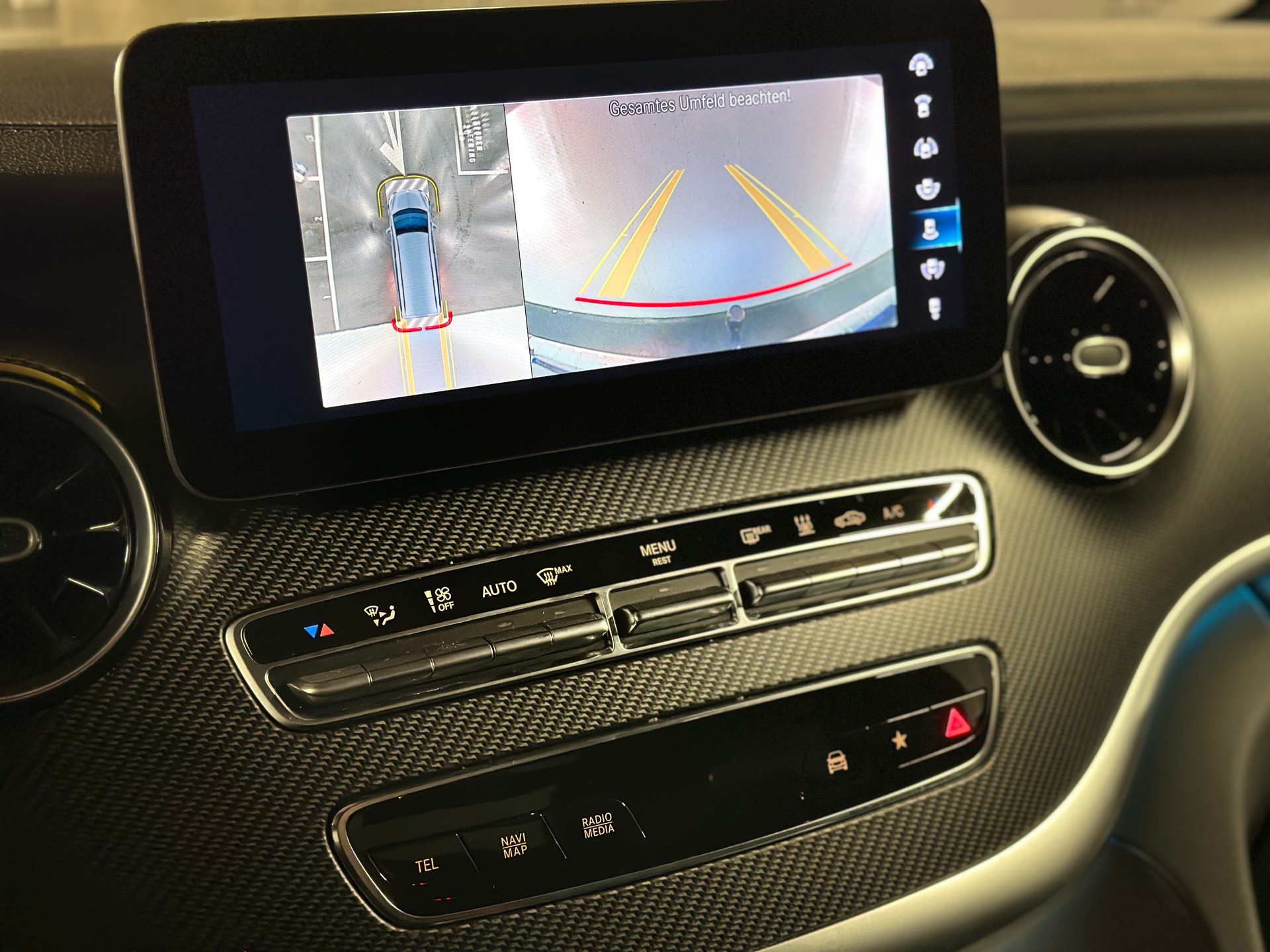 MERCEDES-BENZ V 300 d lang AMG LINE 4Matic 9G-Tronic-image-10