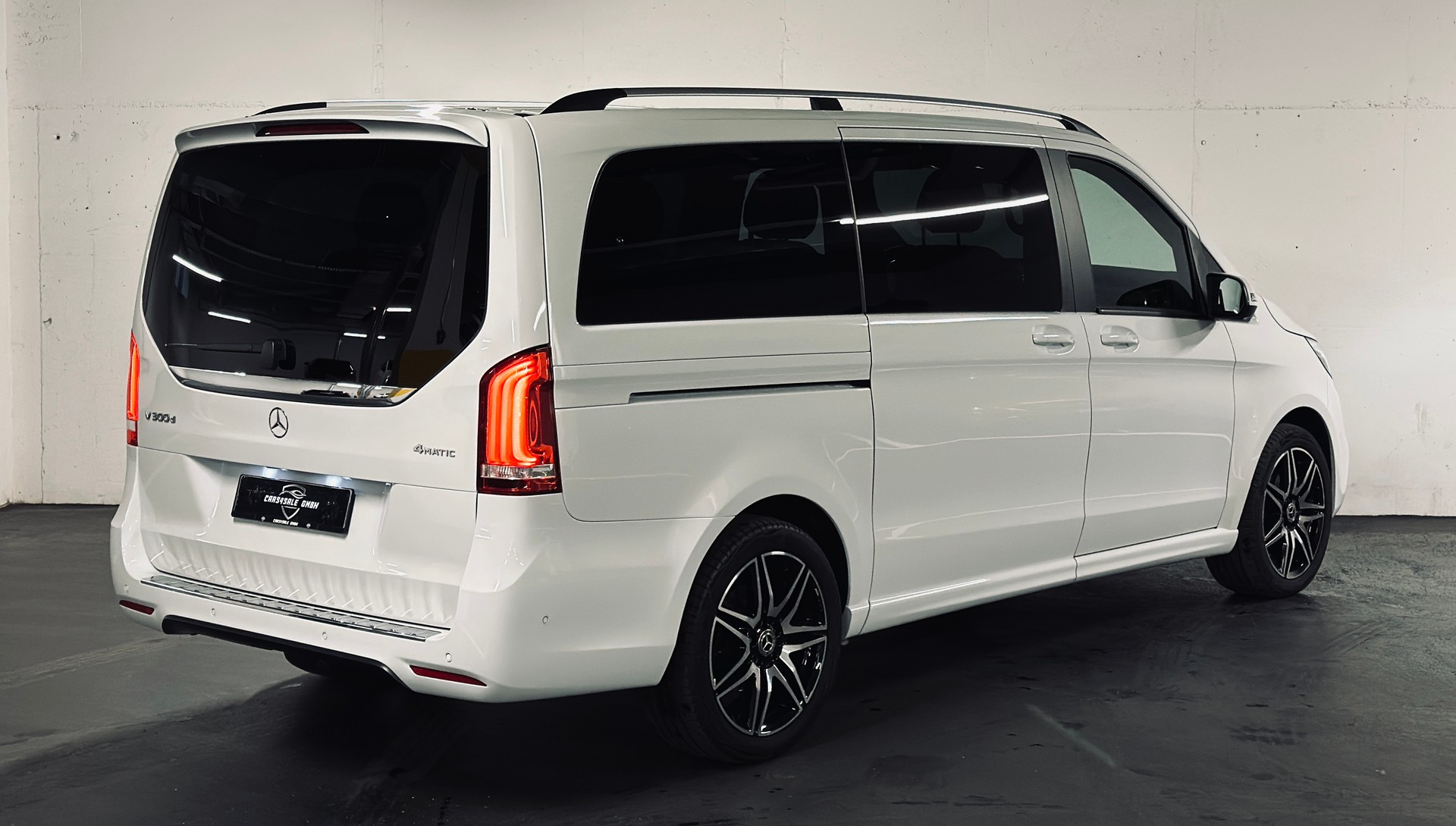 MERCEDES-BENZ V 300 d lang AMG LINE 4Matic 9G-Tronic-image-2