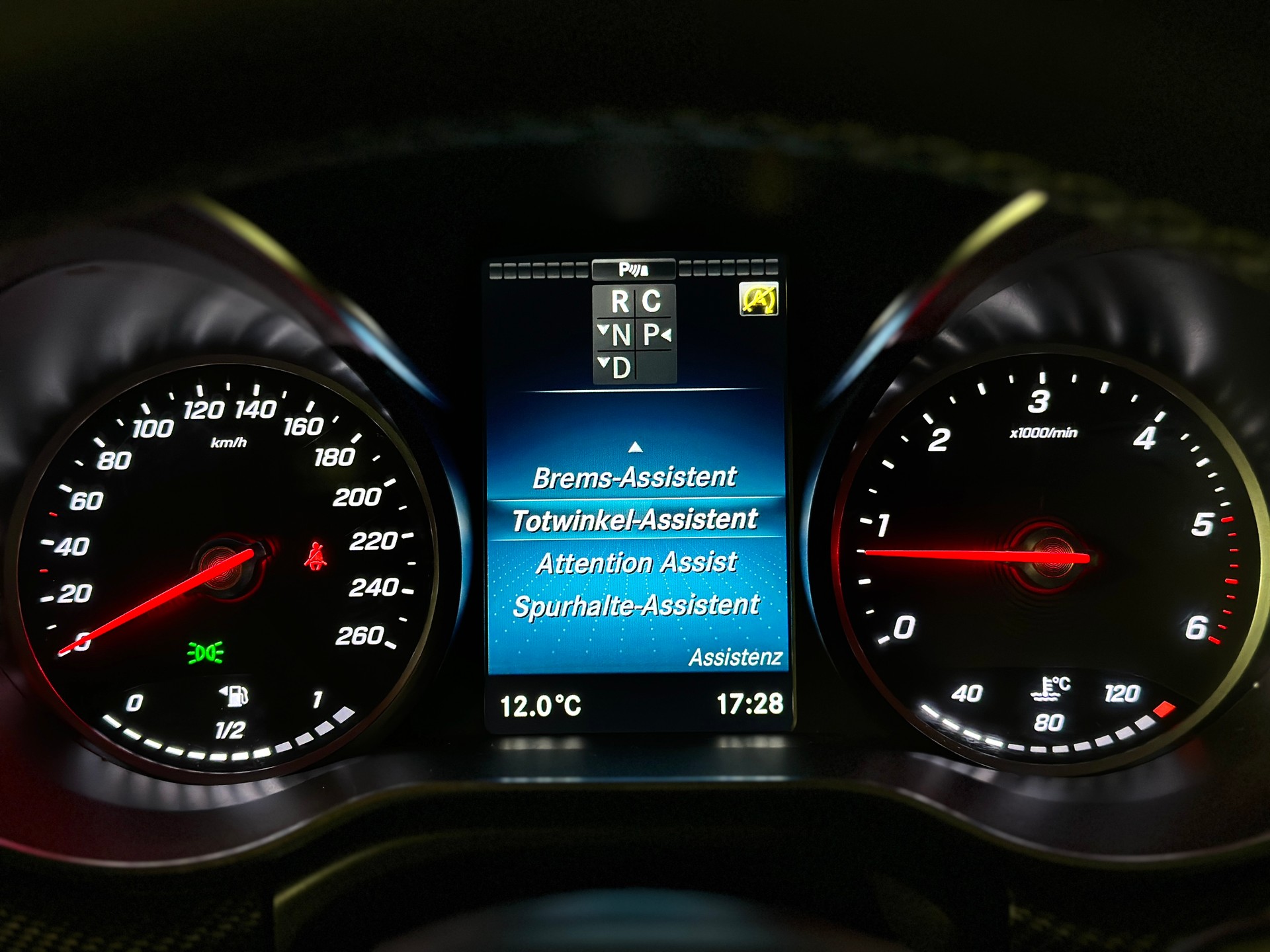 MERCEDES-BENZ V 300 d lang AMG LINE 4Matic 9G-Tronic-image-14