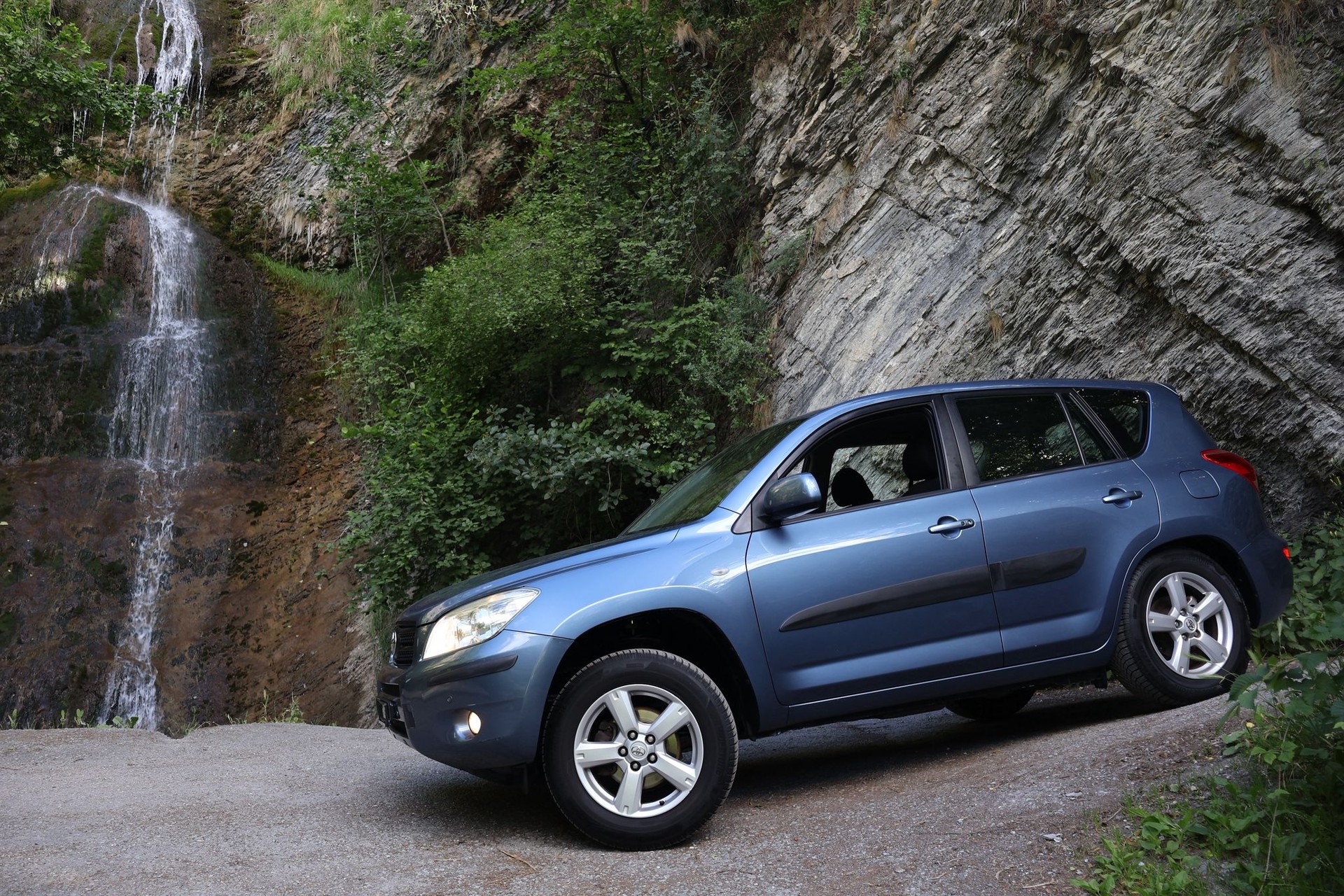 TOYOTA RAV-4 2.0 16V Linea Terra-image-0