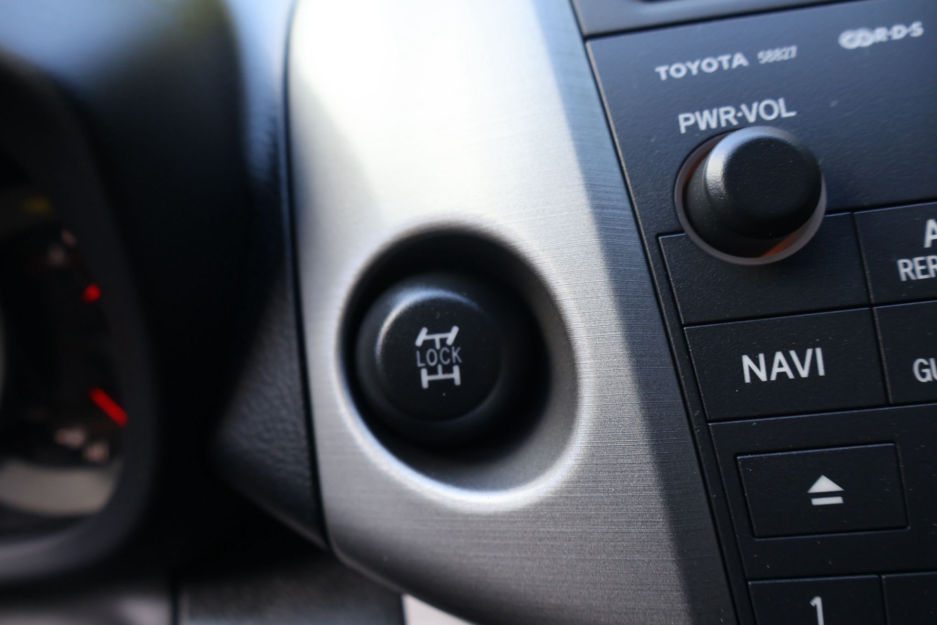 TOYOTA RAV-4 2.0 16V Linea Terra-image-11