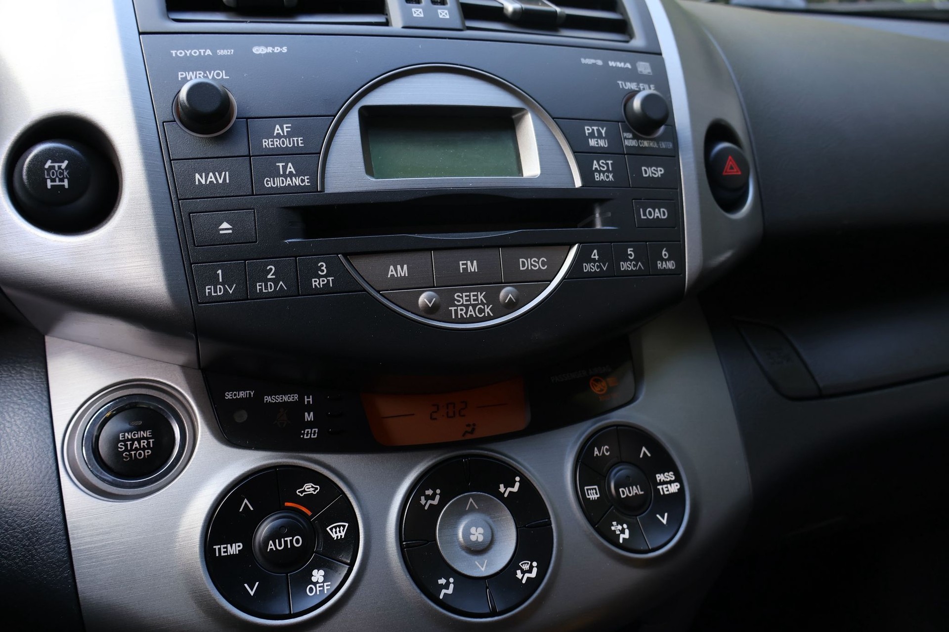 TOYOTA RAV-4 2.0 16V Linea Terra-image-13