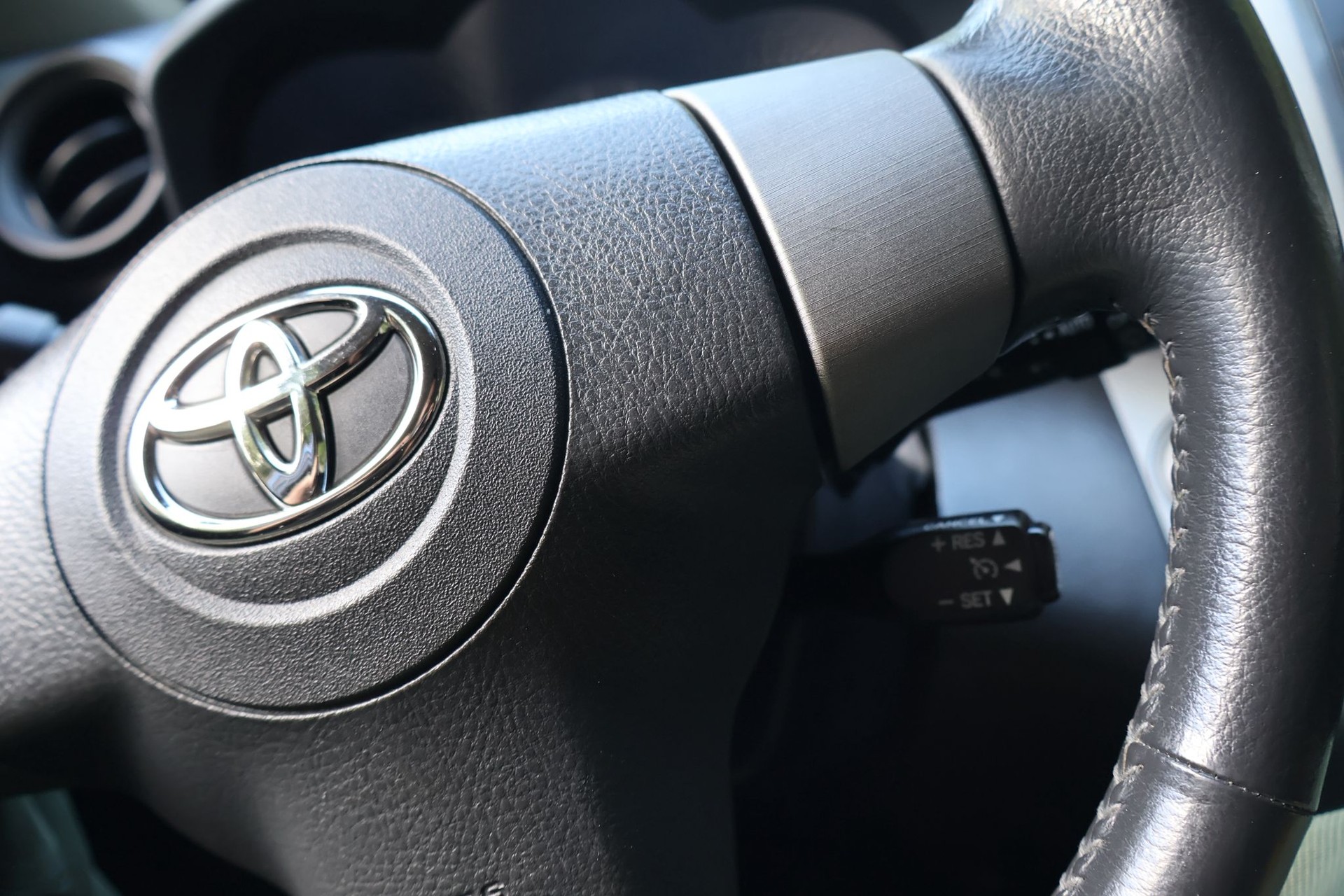 TOYOTA RAV-4 2.0 16V Linea Terra-image-12