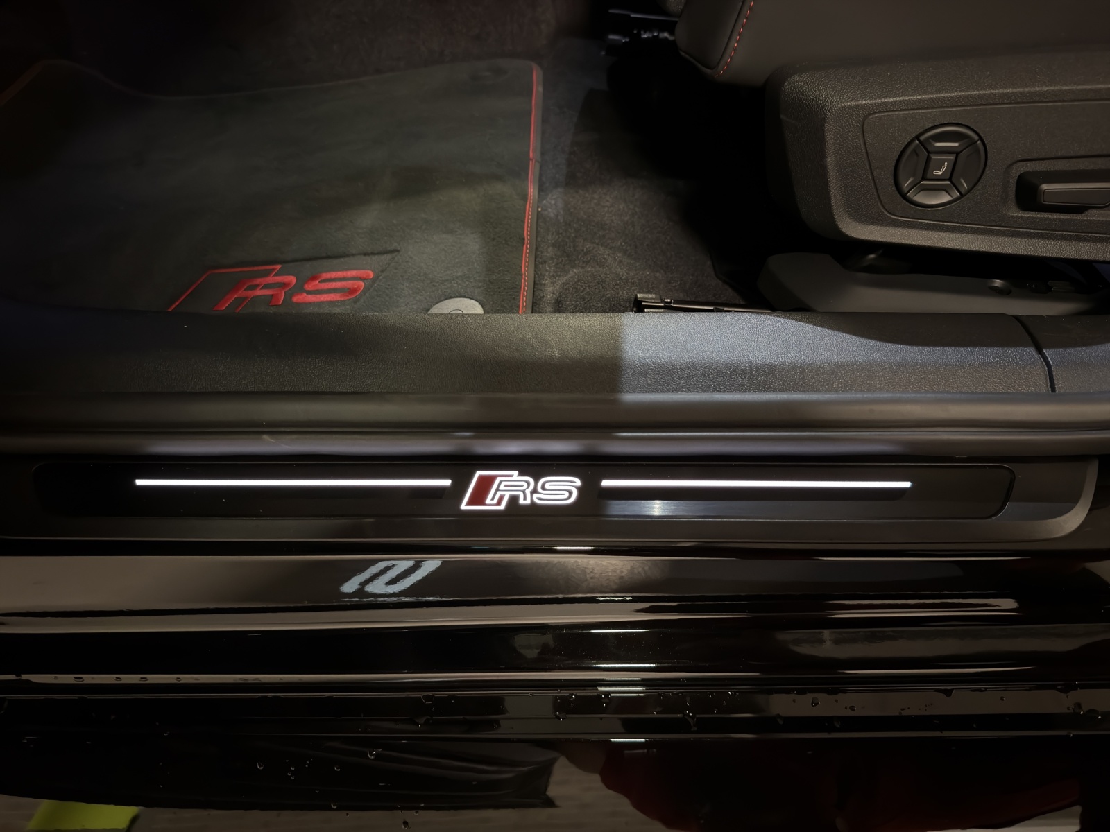 AUDI RS 5 Avant TFSI 470 kW Tiptronic quattro-image-23