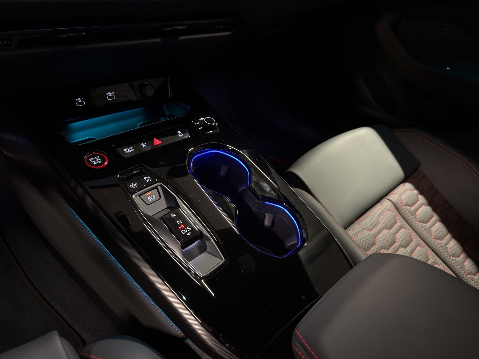 AUDI RS 5 Avant TFSI 470 kW Tiptronic quattro-image-12