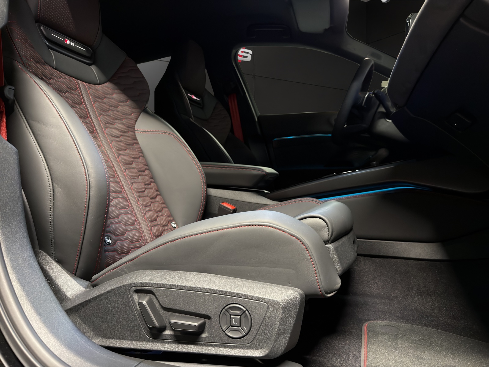 AUDI RS 5 Avant TFSI 470 kW Tiptronic quattro-image-14