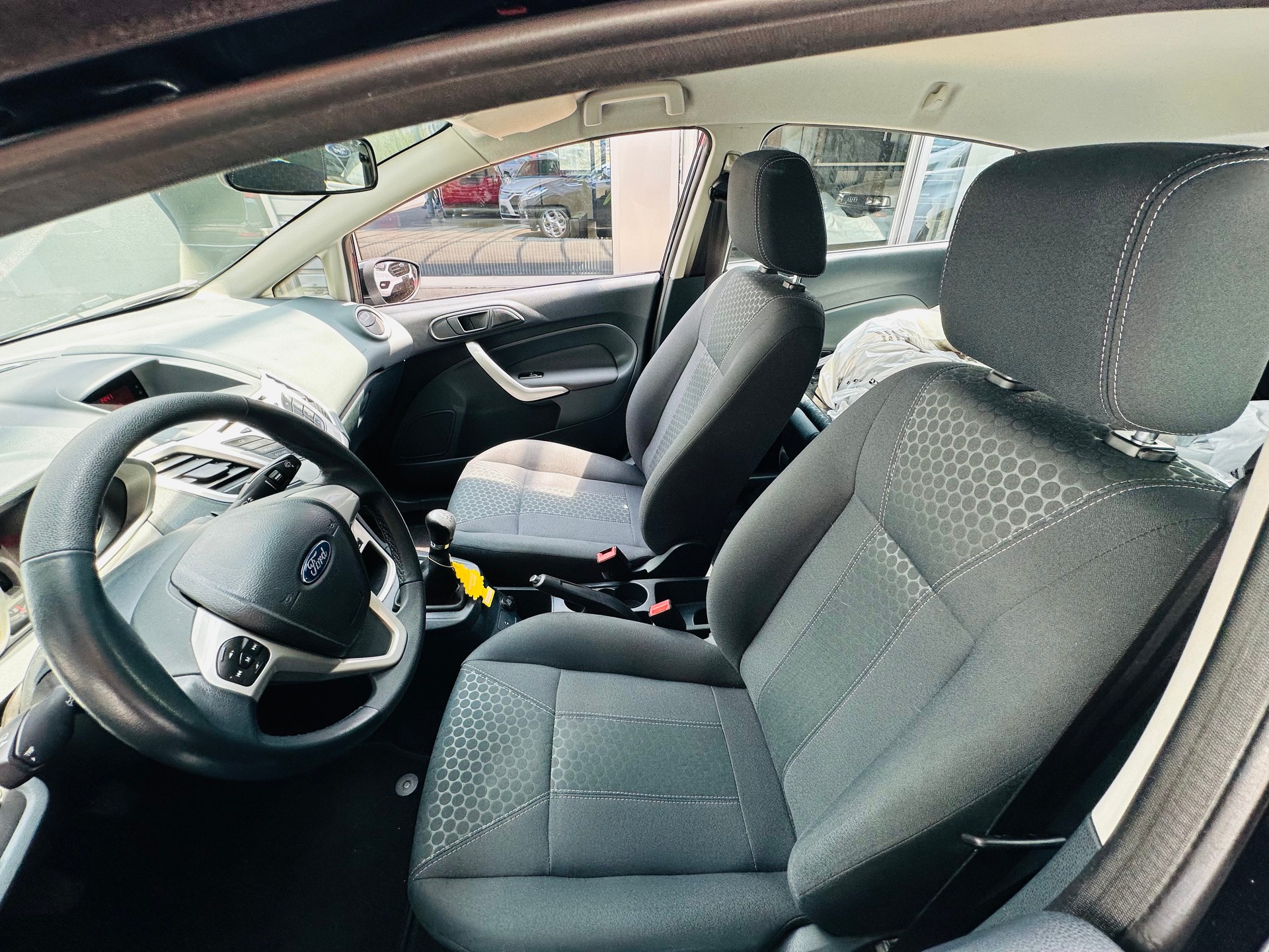 FORD Fiesta 1.4 16V Trend-image-9