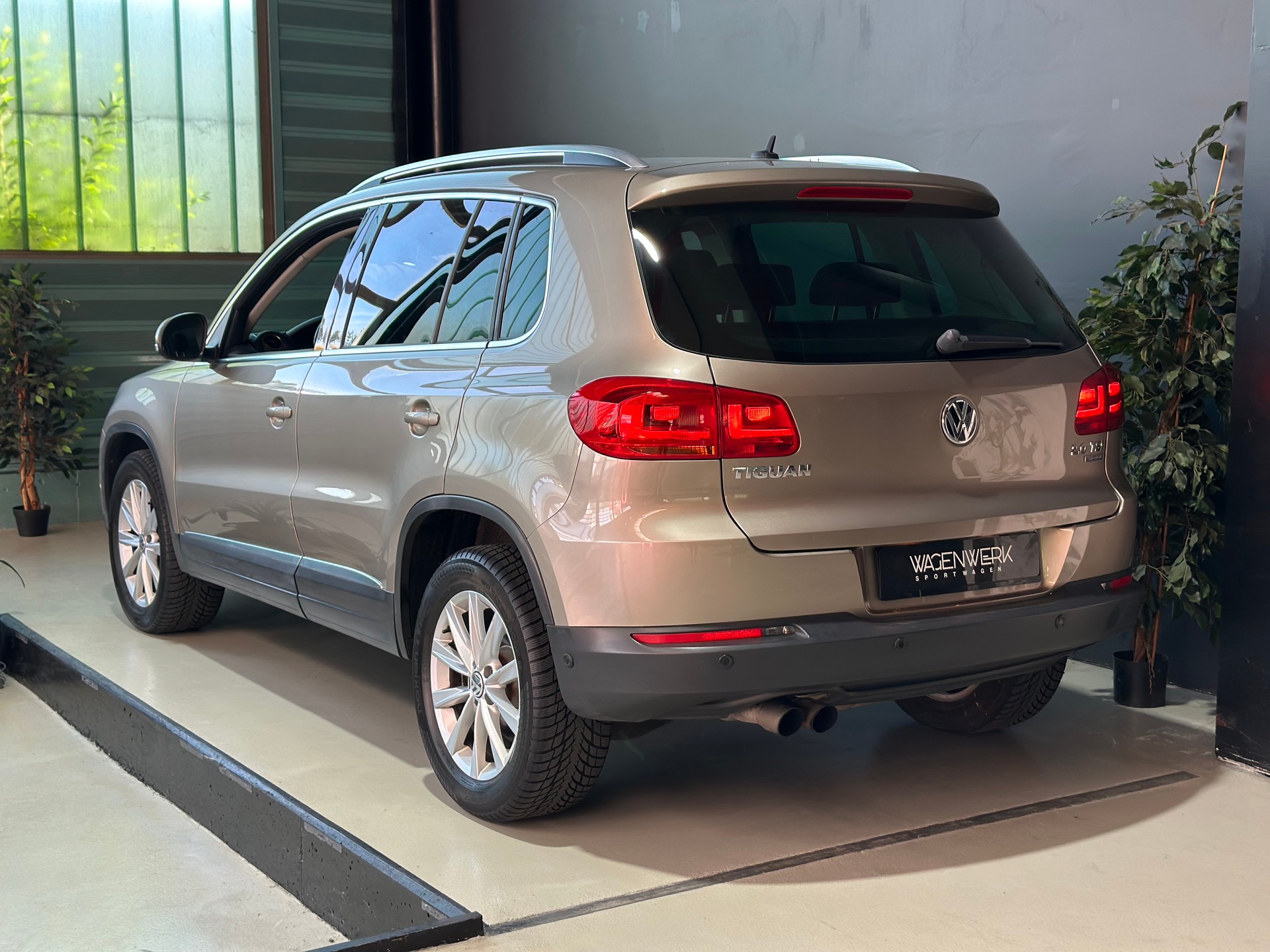 VW Tiguan 2.0 TSI Sport&Style 4Motion DSG-image-6