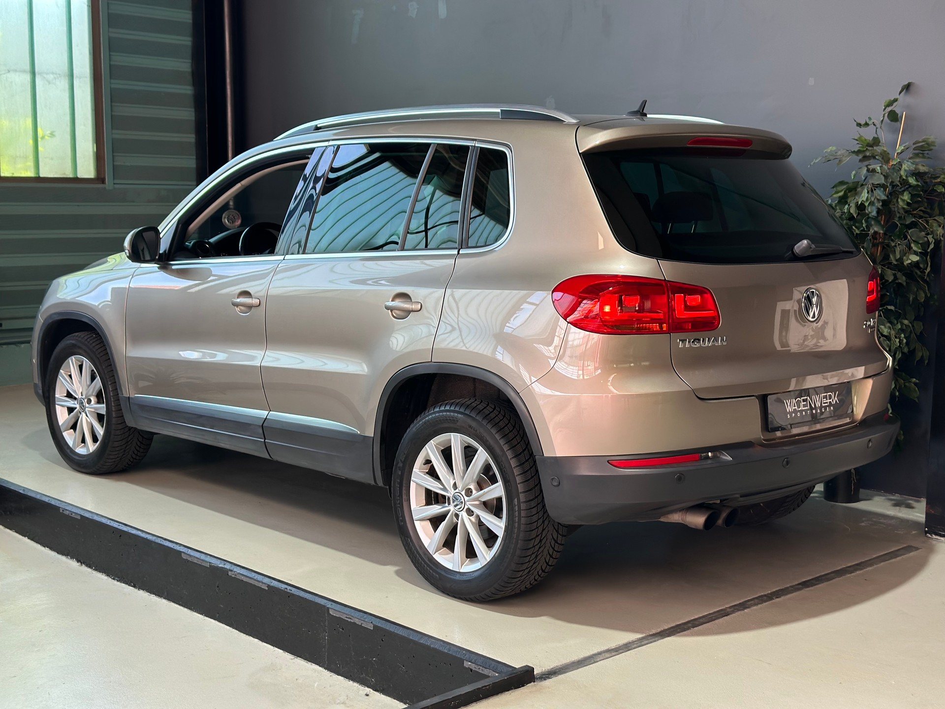 VW Tiguan 2.0 TSI Sport&Style 4Motion DSG-image-5