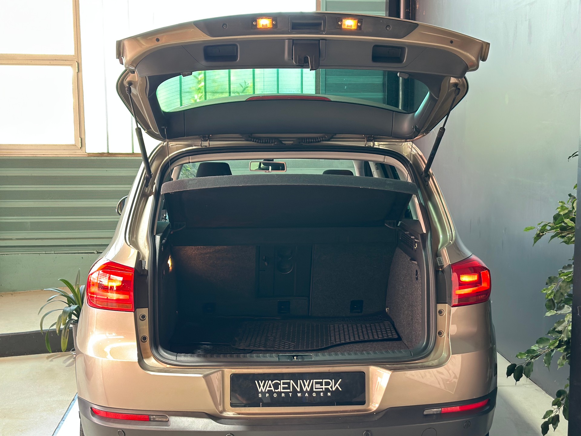 VW Tiguan 2.0 TSI Sport&Style 4Motion DSG-image-10