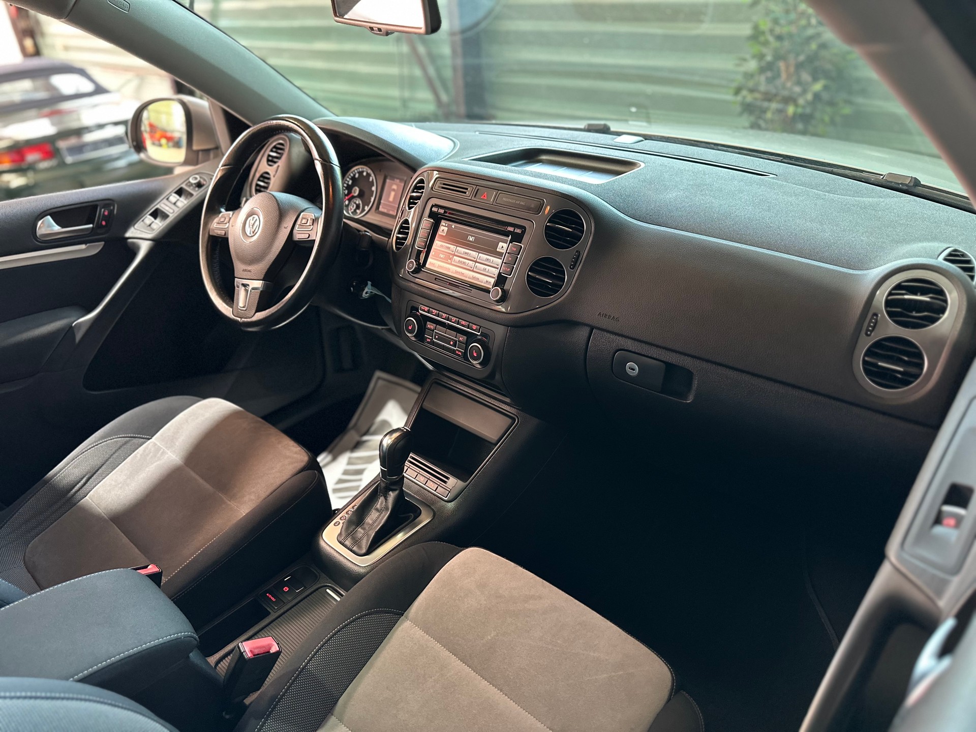 VW Tiguan 2.0 TSI Sport&Style 4Motion DSG-image-13