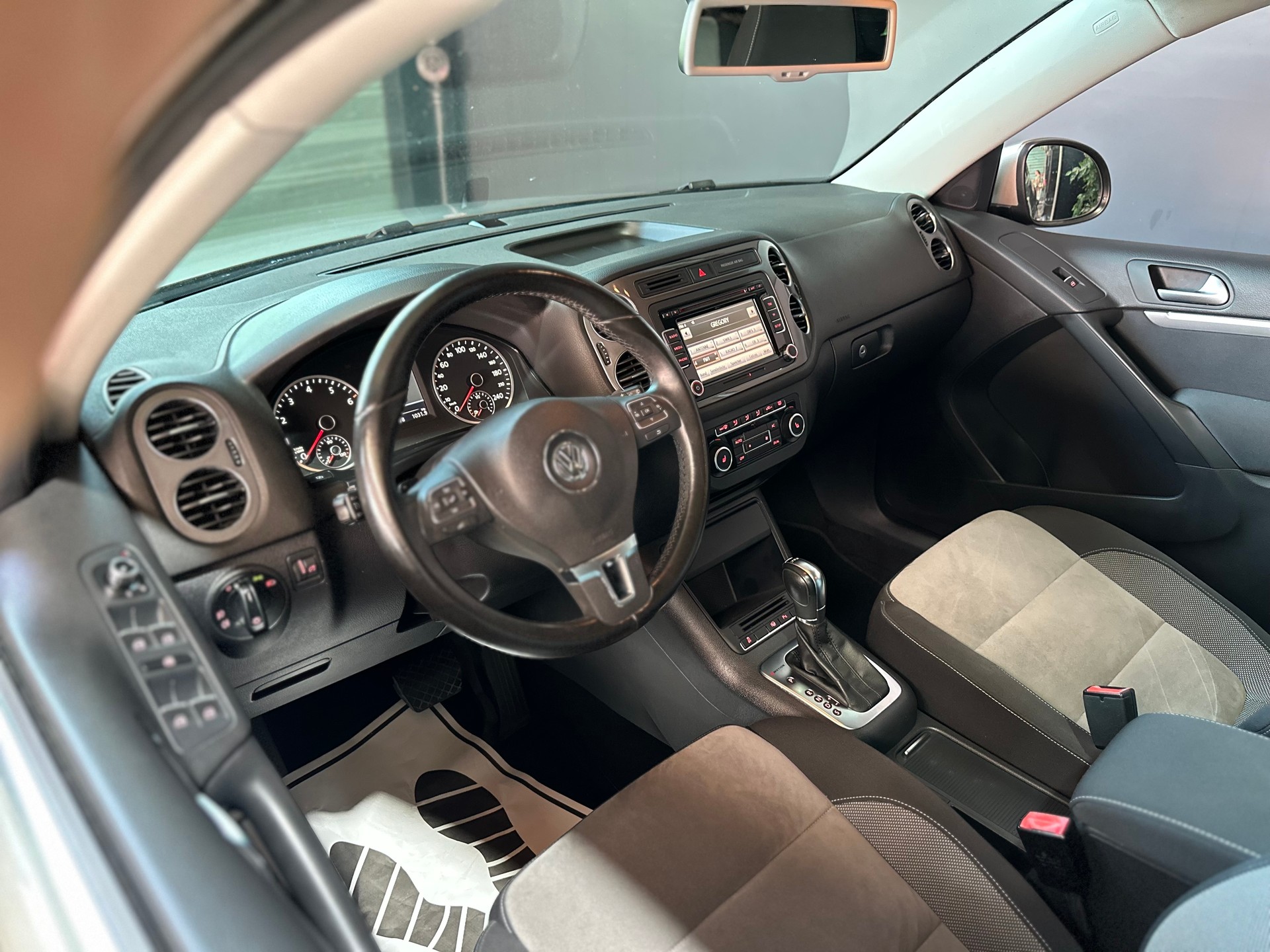 VW Tiguan 2.0 TSI Sport&Style 4Motion DSG-image-14