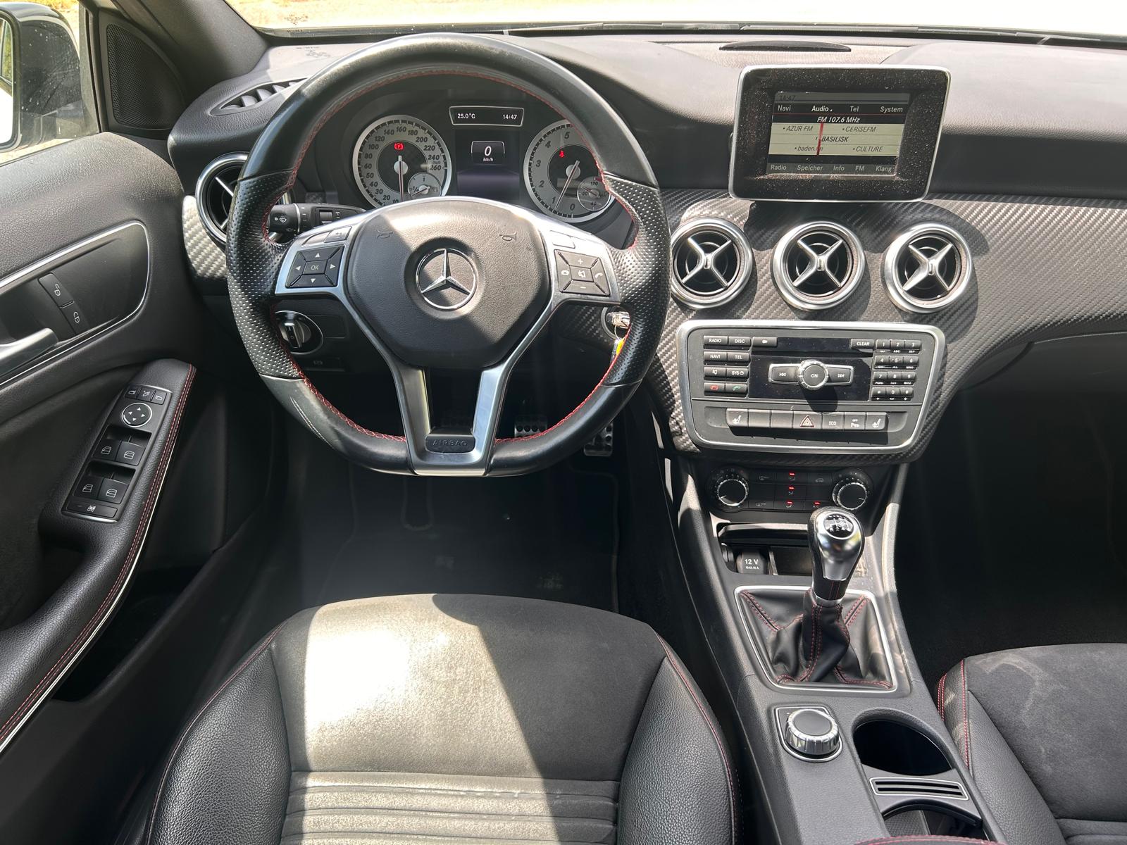 MERCEDES-BENZ A 200 AMG Line-image-16