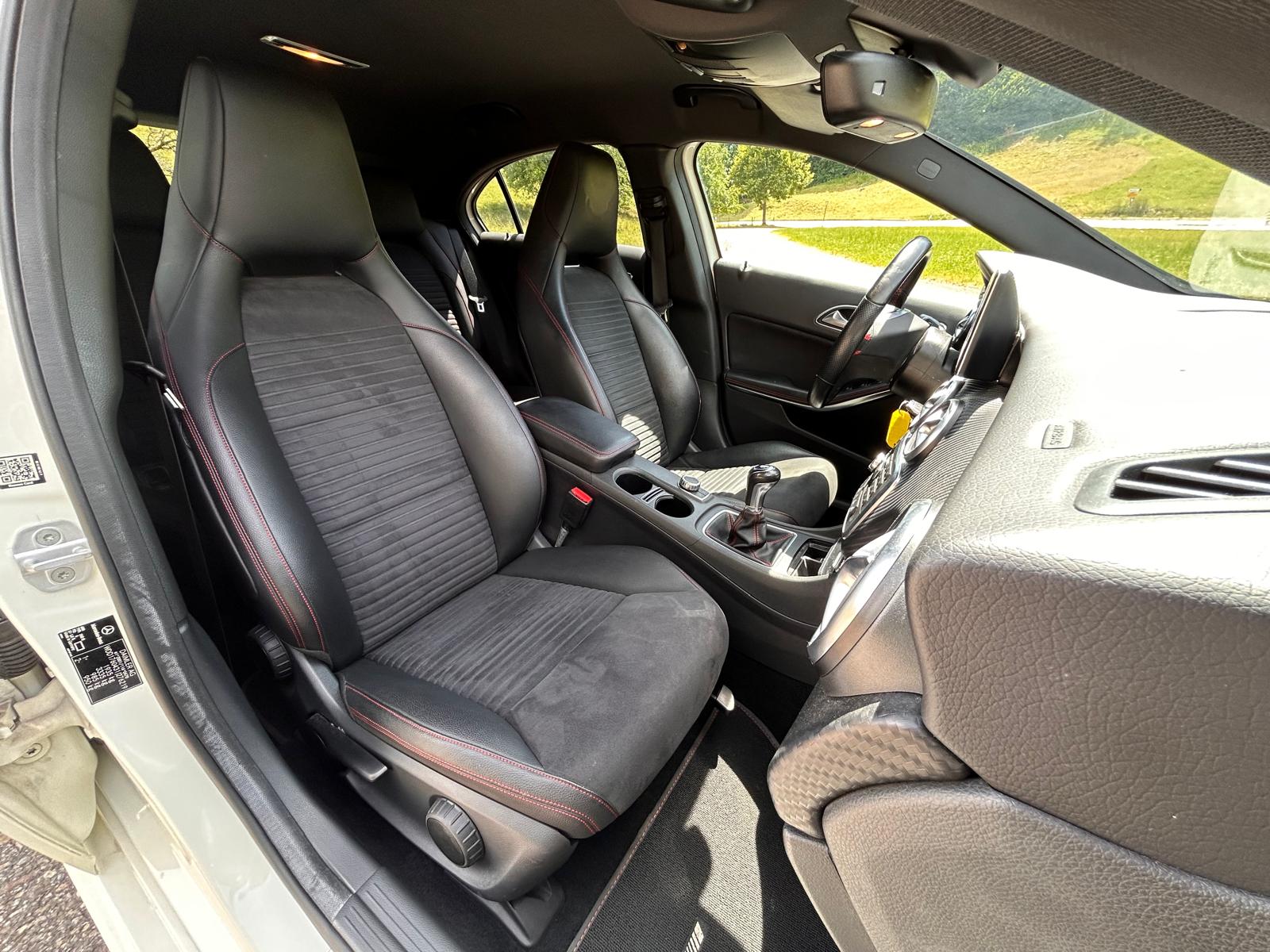 MERCEDES-BENZ A 200 AMG Line-image-11