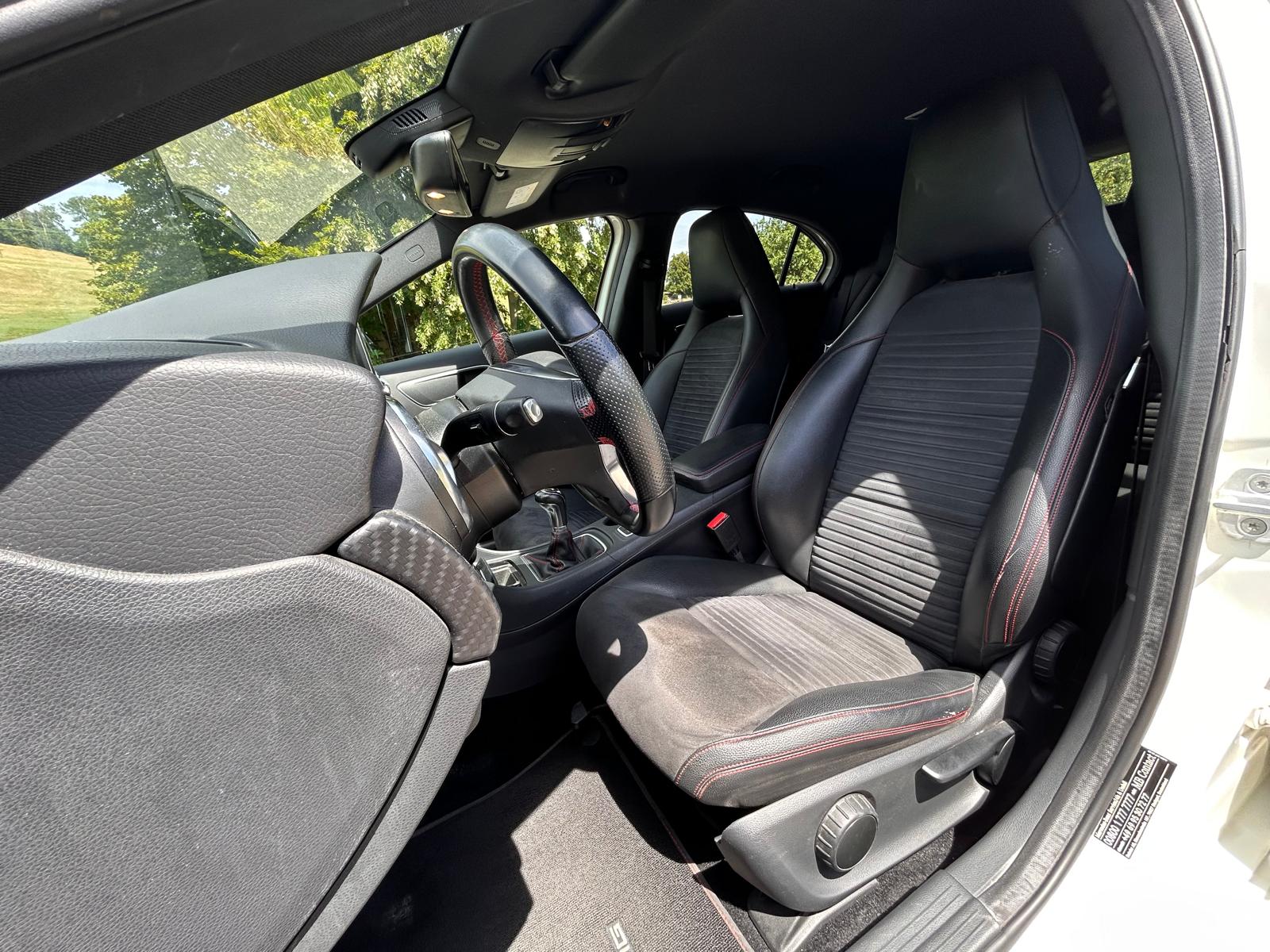 MERCEDES-BENZ A 200 AMG Line-image-14