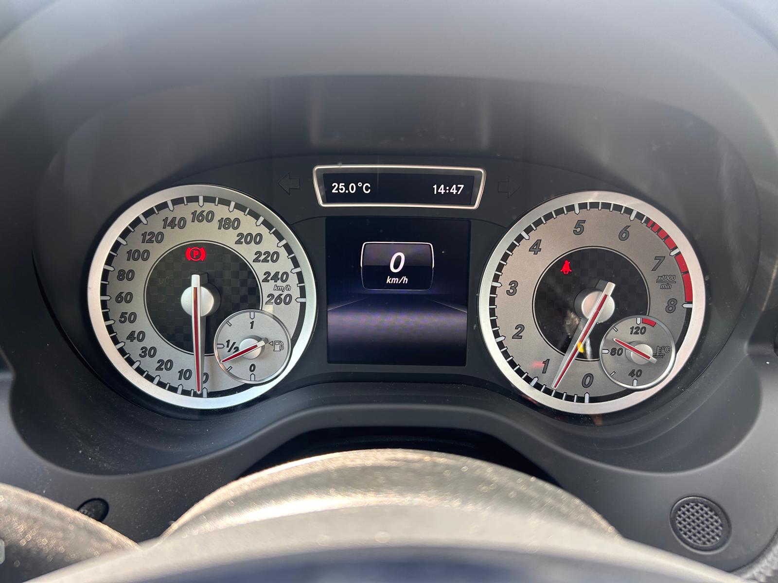 MERCEDES-BENZ A 200 AMG Line-image-18