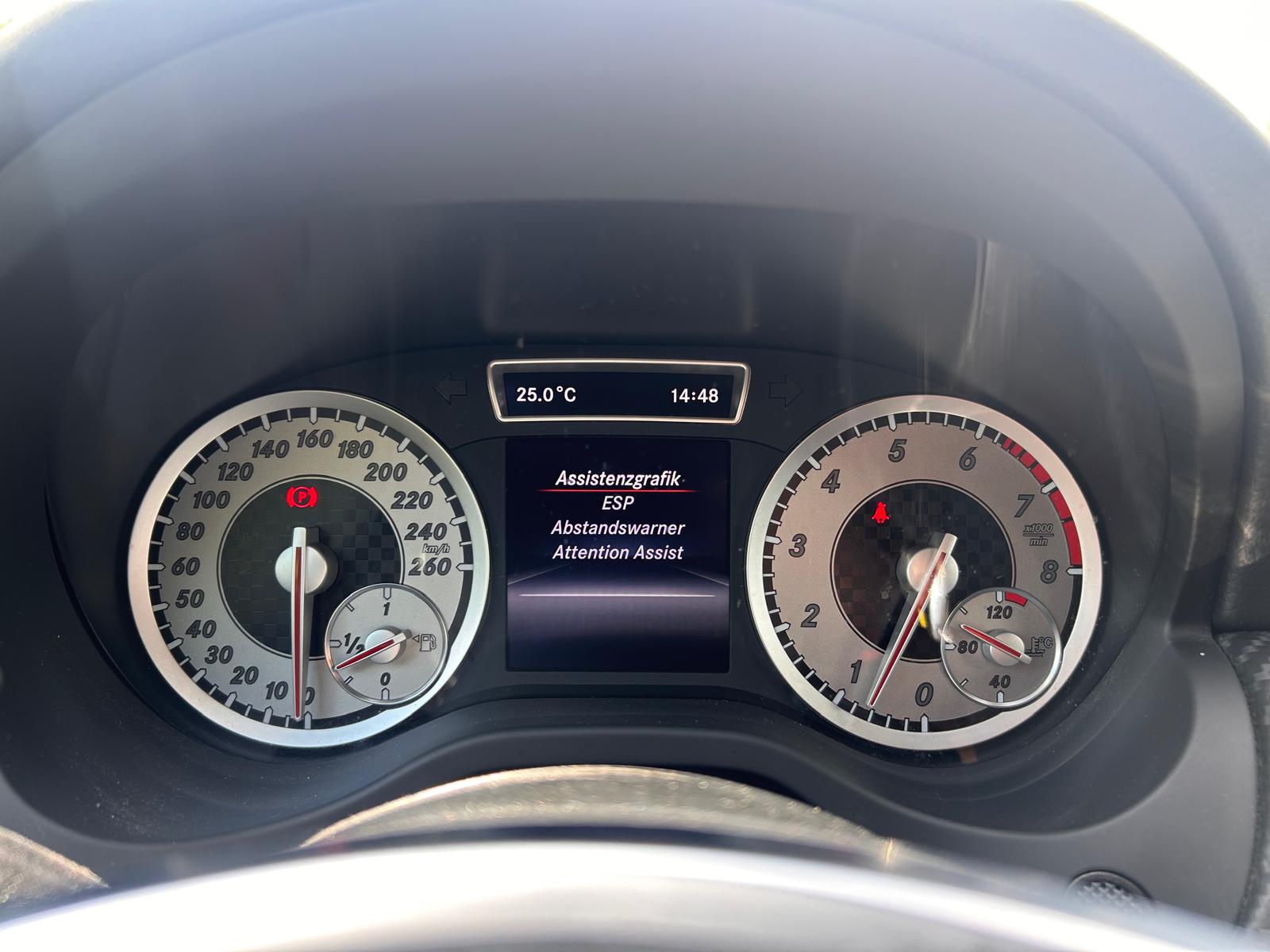 MERCEDES-BENZ A 200 AMG Line-image-19