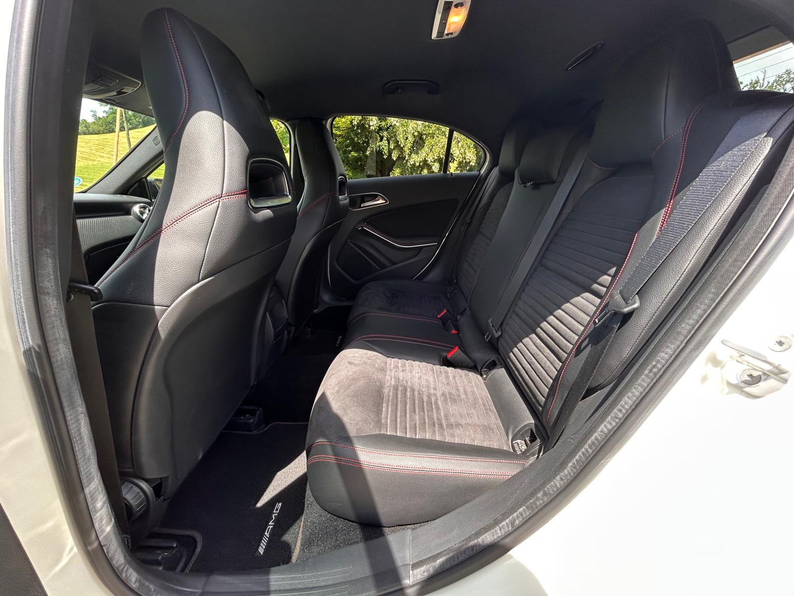MERCEDES-BENZ A 200 AMG Line-image-12