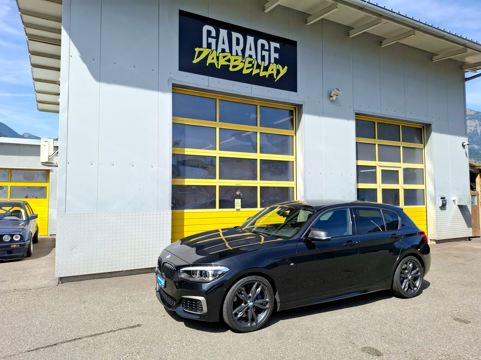 BMW M140i xDrive Steptronic-image-0