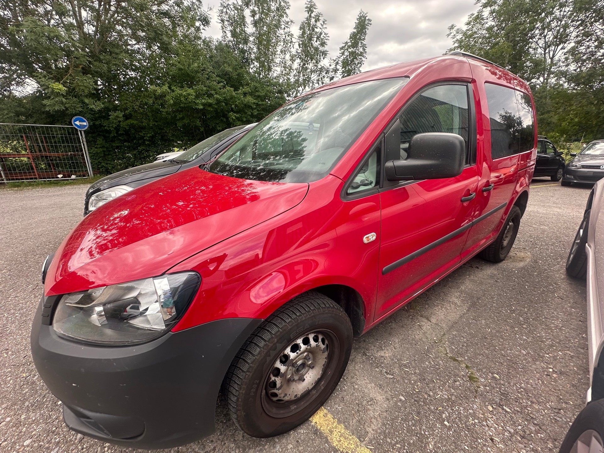 VW Caddy 2.0 TDI 4Motion-image-4