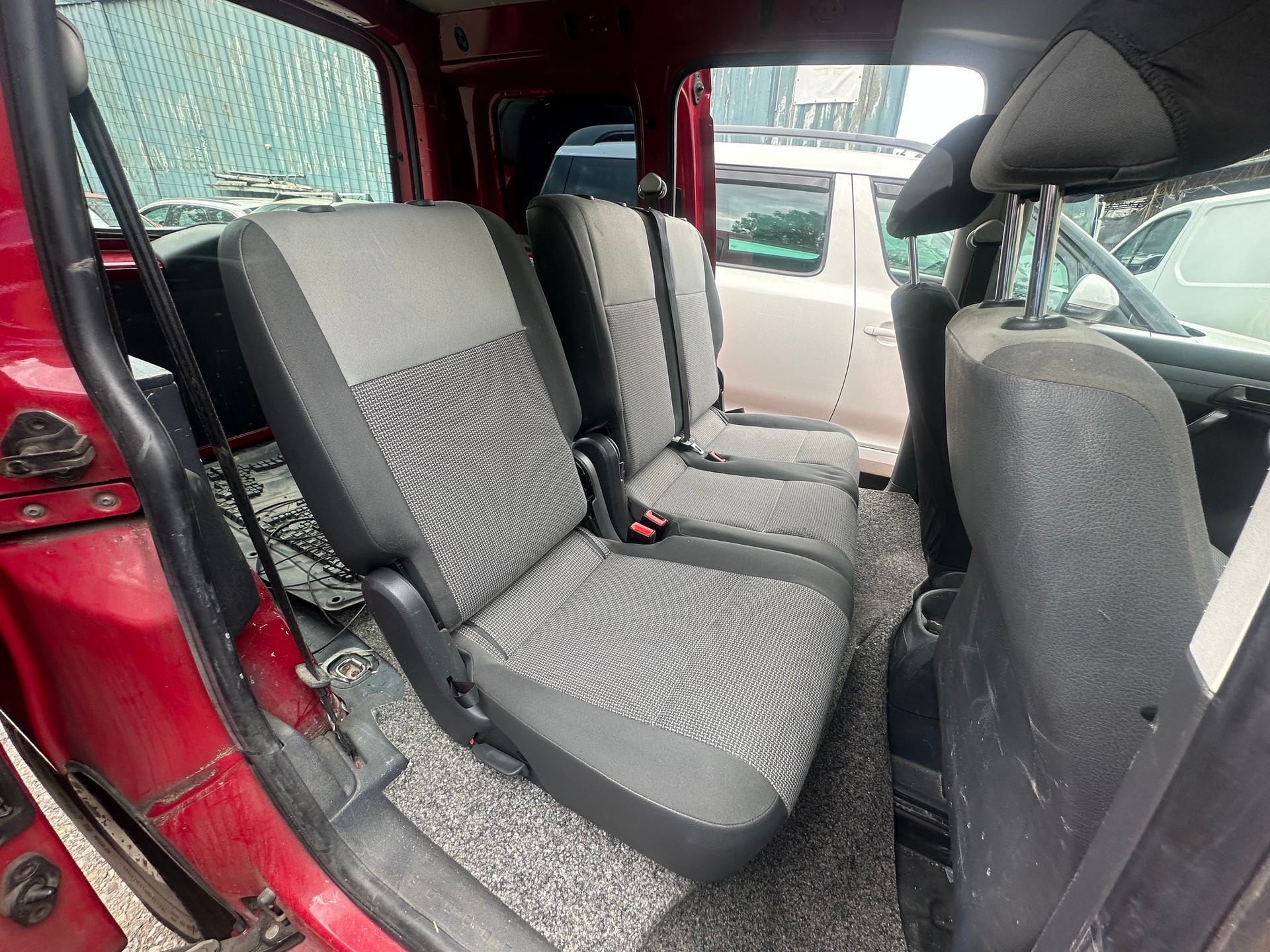 VW Caddy 2.0 TDI 4Motion-image-9