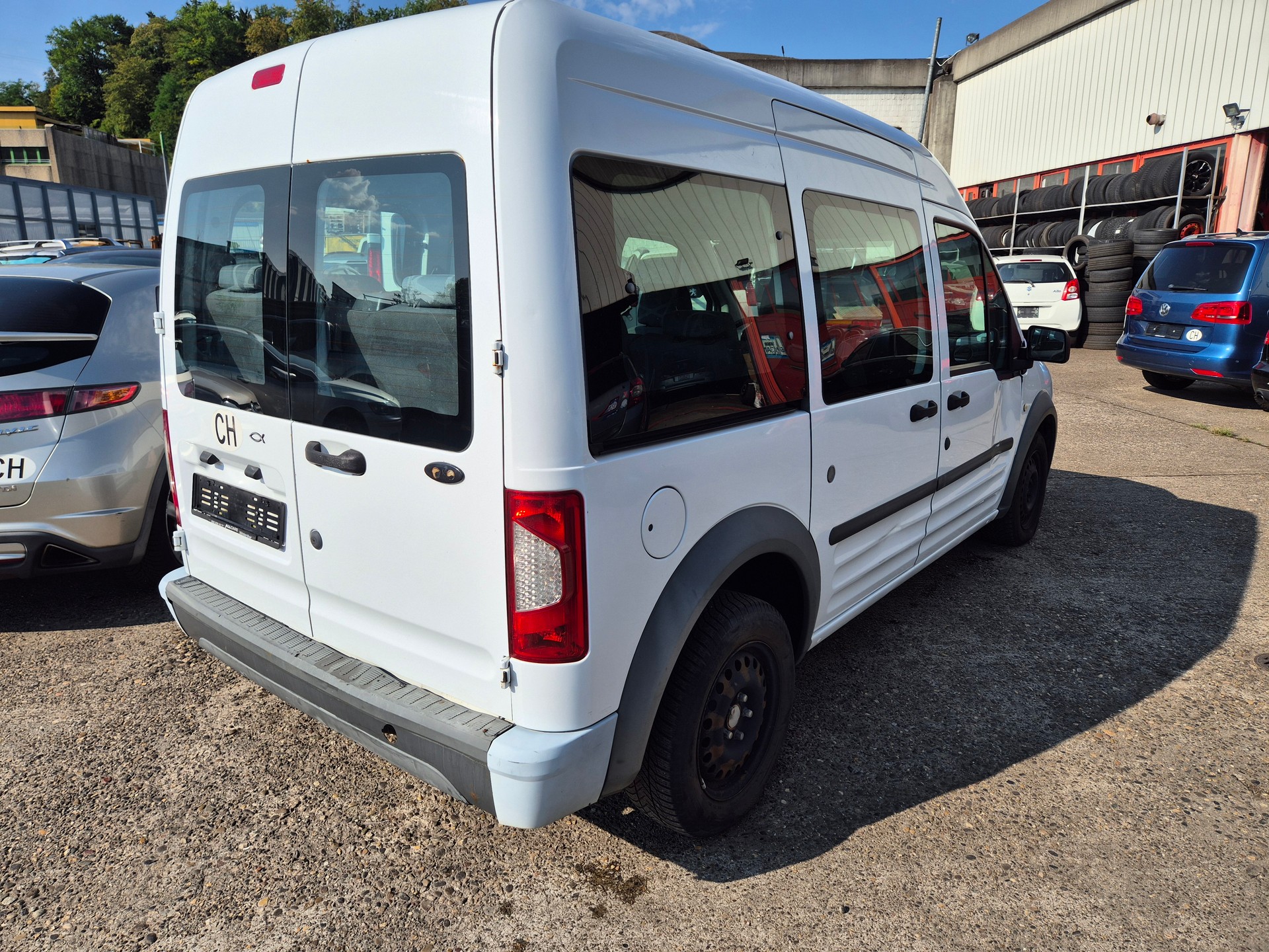 FORD TOURNEO CONNECT-image-3