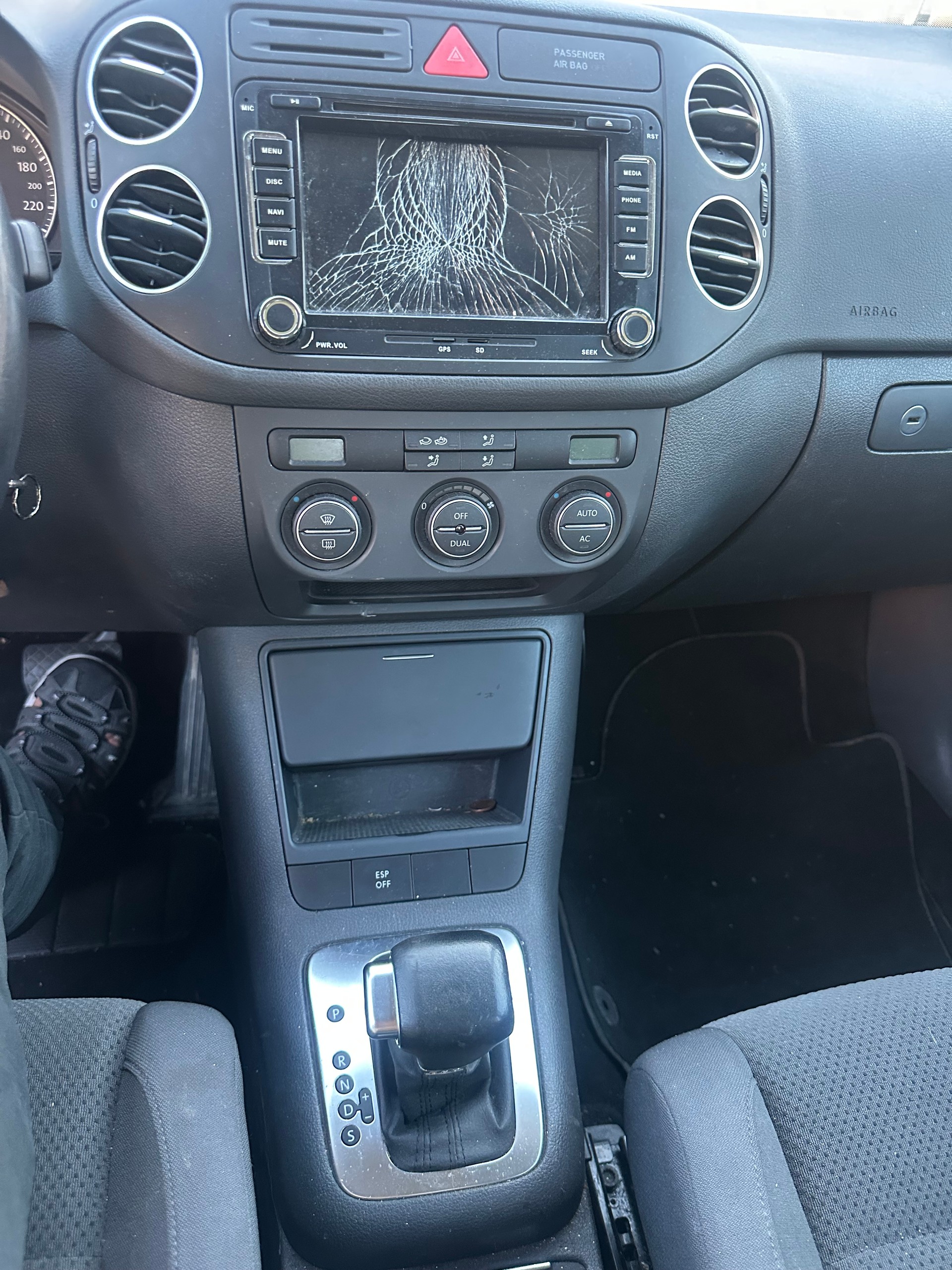 VW Golf Plus 1.4 TSI Comfortline DSG-image-11