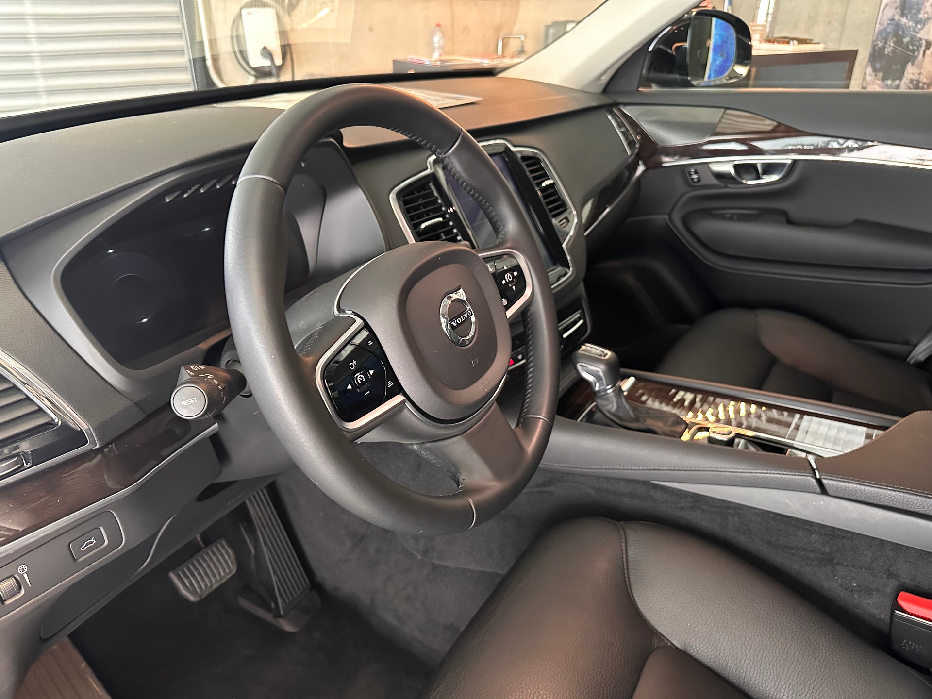 VOLVO XC90 2.0 D5 Momentum 7P. AWD-image-10