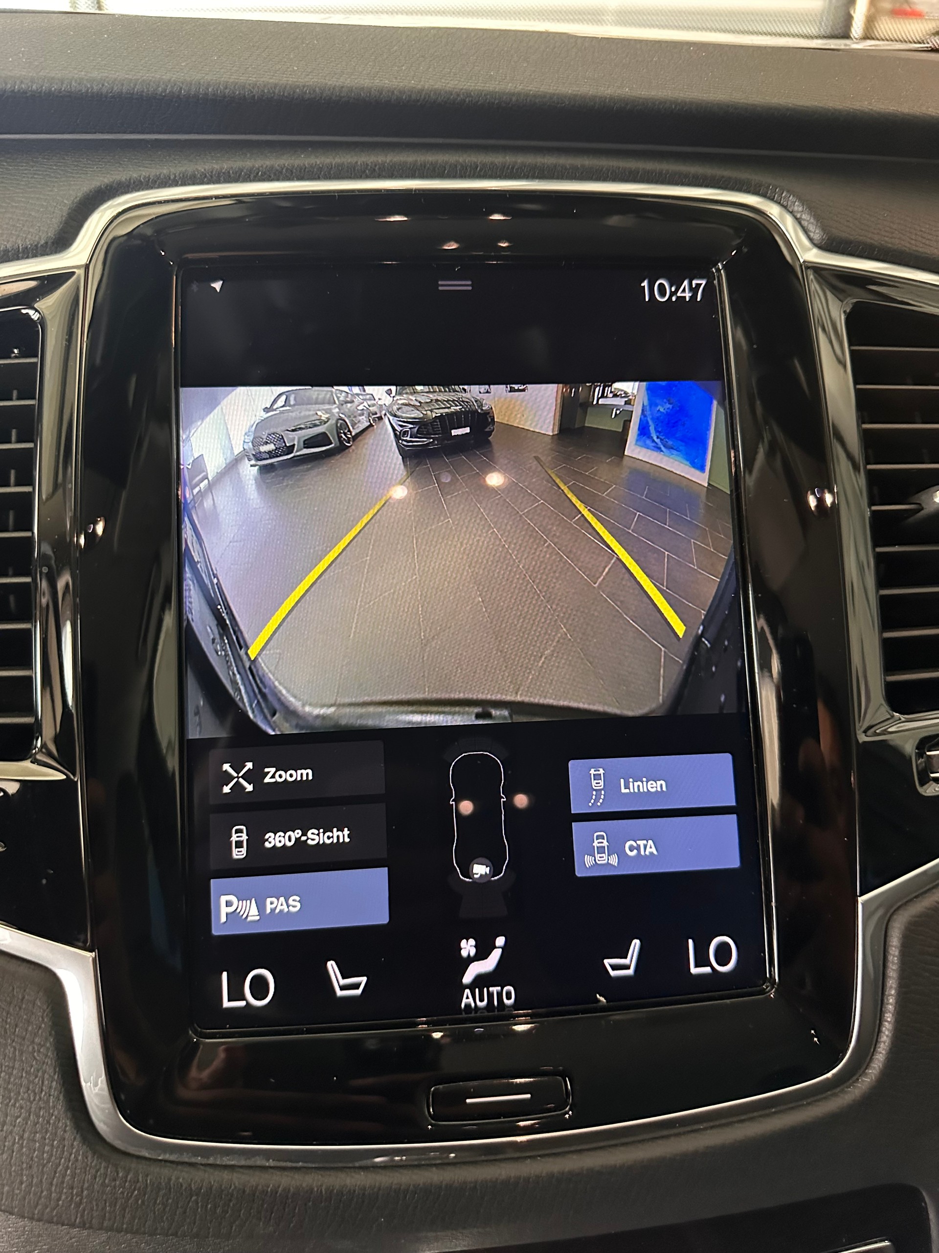 VOLVO XC90 2.0 D5 Momentum 7P. AWD-image-14