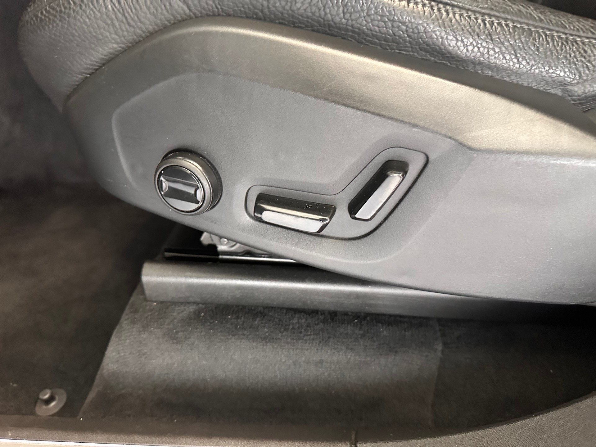 VOLVO XC90 2.0 D5 Momentum 7P. AWD-image-15