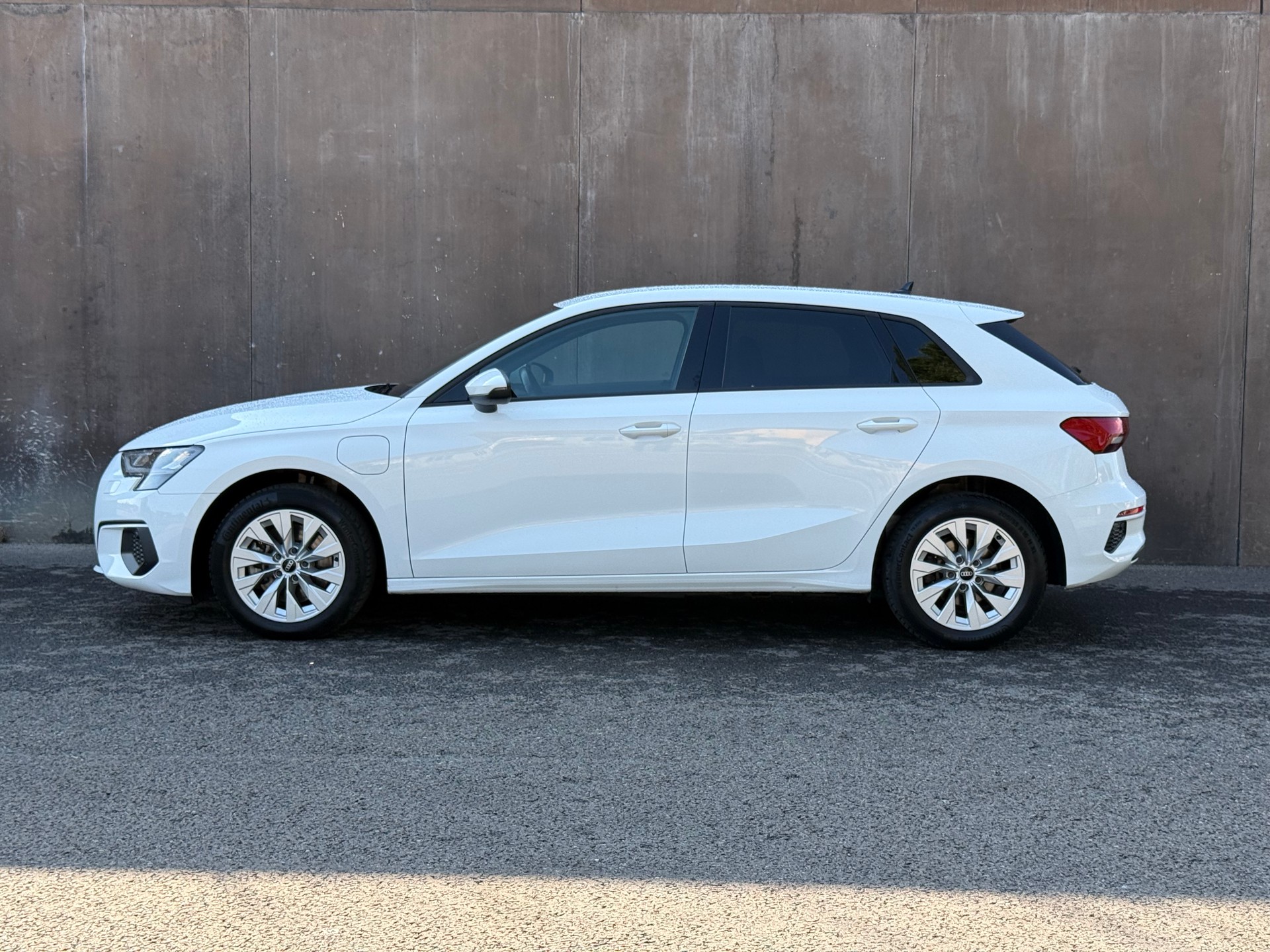 AUDI A3 Sportback 40 TFSI e S-tronic-showroom-element-1