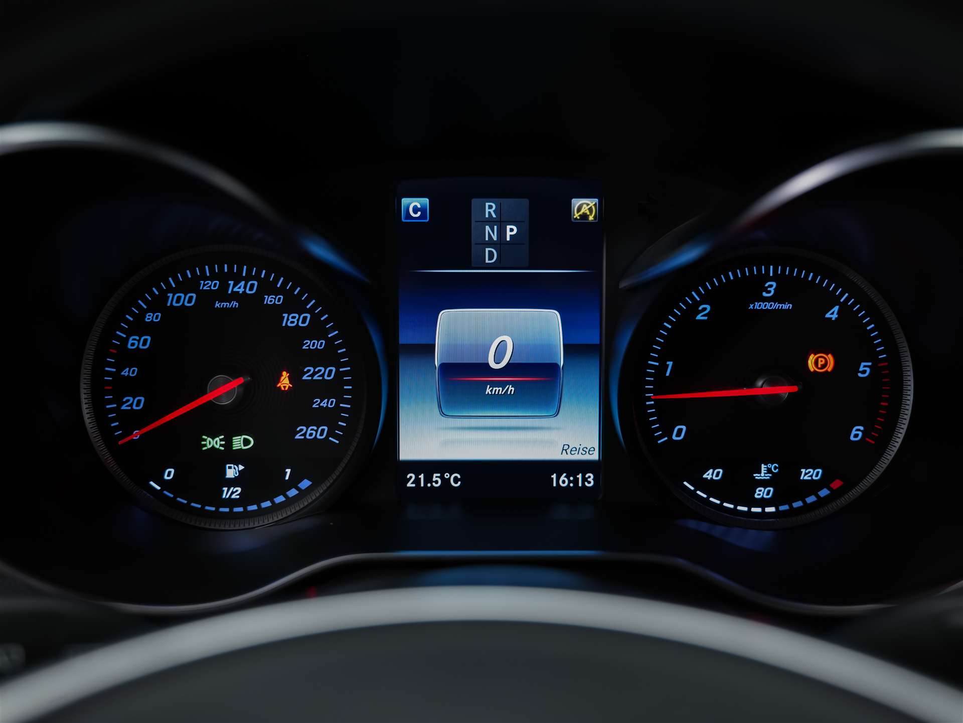 MERCEDES-BENZ GLC 350 d AMG Line 4Matic 9G-Tronic *Standheizung*Head Up*Sitzheizung*-image-28