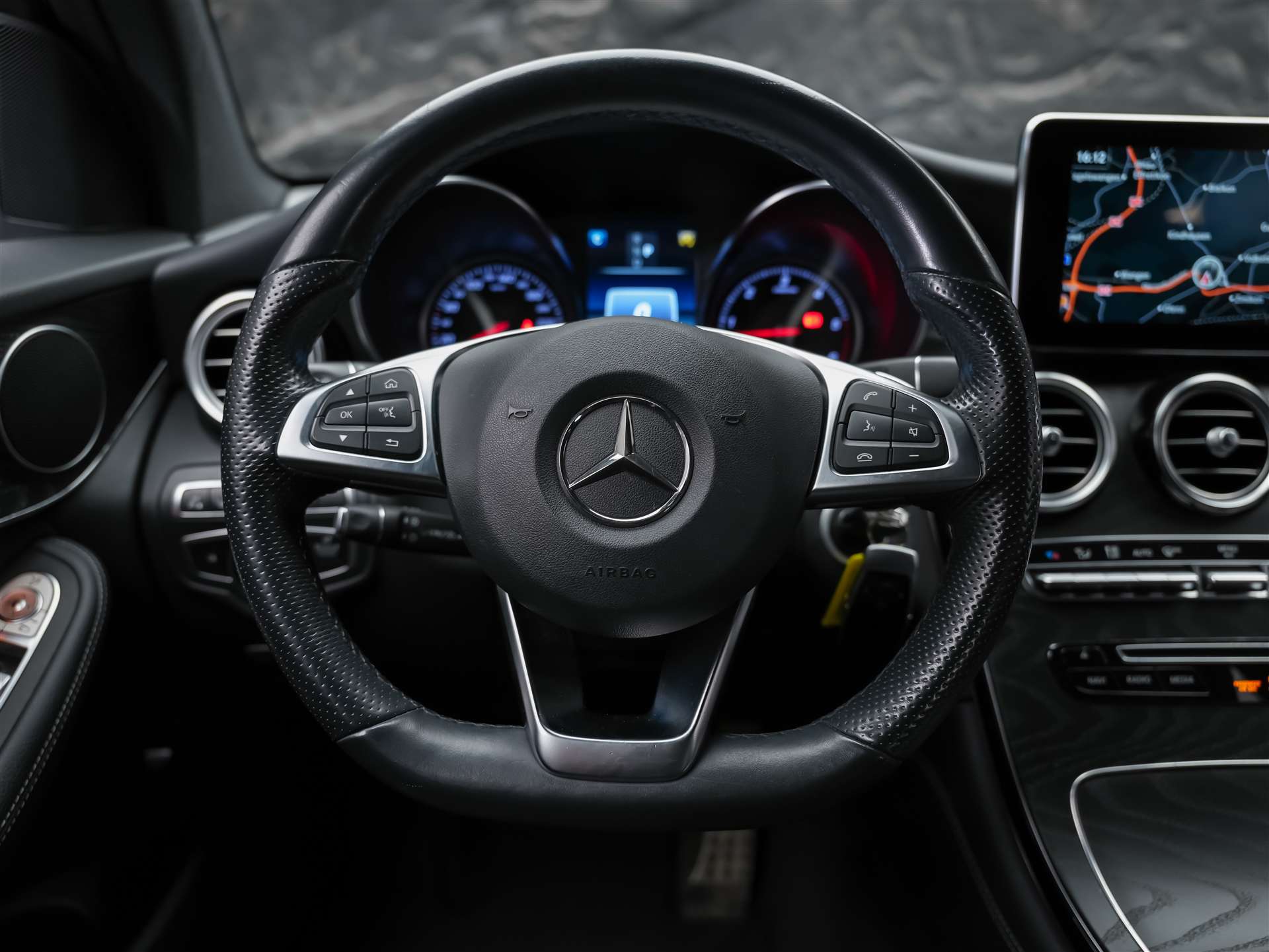 MERCEDES-BENZ GLC 350 d AMG Line 4Matic 9G-Tronic *Standheizung*Head Up*Sitzheizung*-image-25
