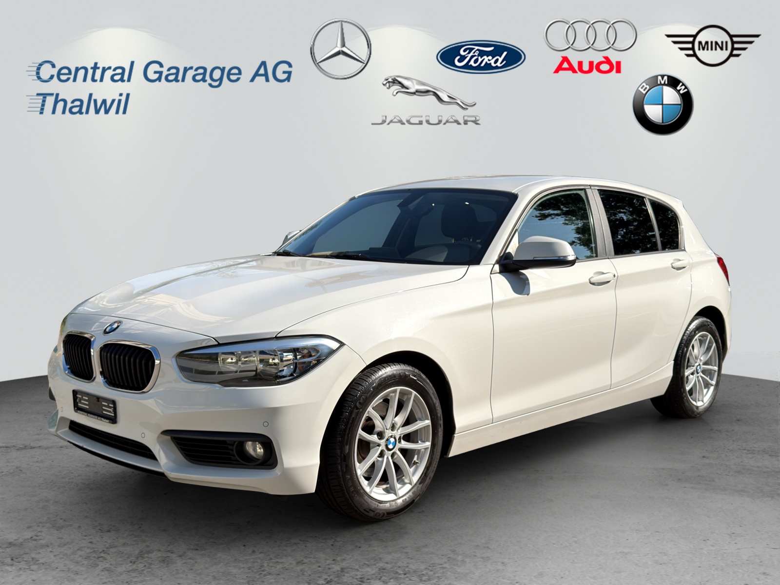 BMW 120i Steptronic-image-0