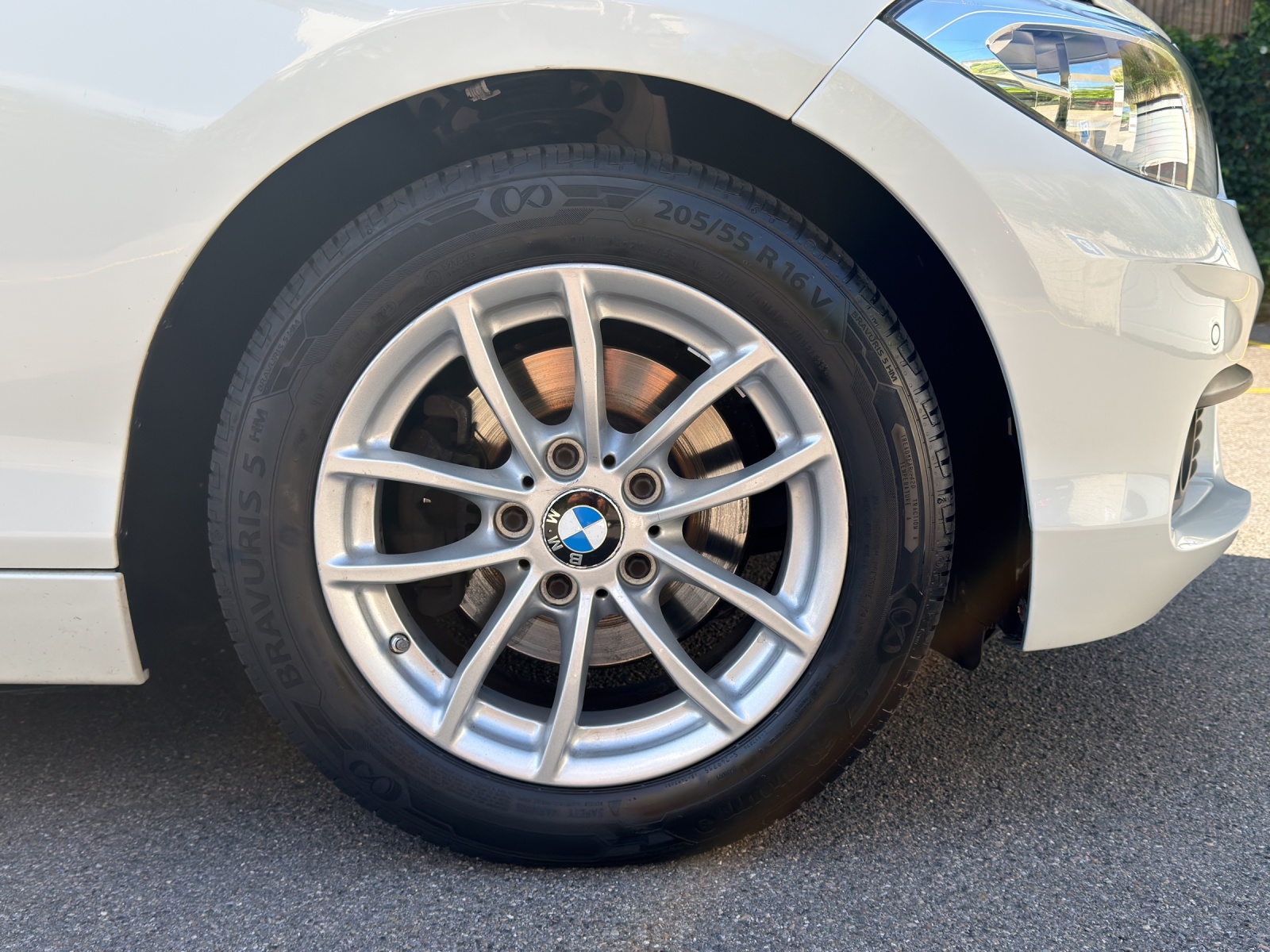 BMW 120i Steptronic-image-8