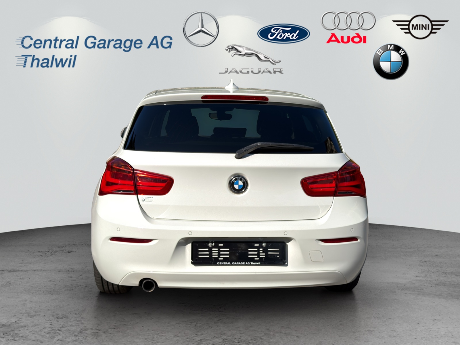 BMW 120i Steptronic-image-4