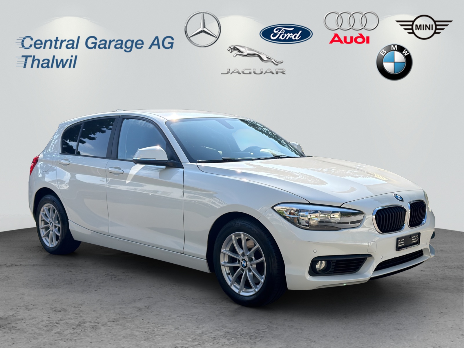BMW 120i Steptronic-image-7