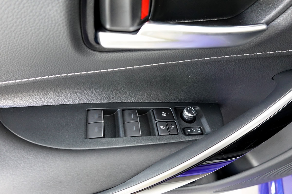 TOYOTA Corolla Touring Sports 2.0 HSD Premium e-CVT, VOLLEDER, Panoramaglasdach-image-18