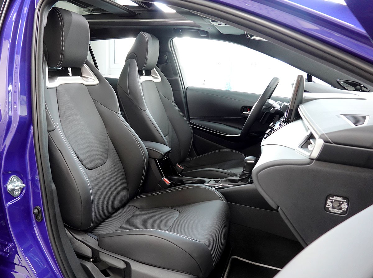 TOYOTA Corolla Touring Sports 2.0 HSD Premium e-CVT, VOLLEDER, Panoramaglasdach-showroom-element-3