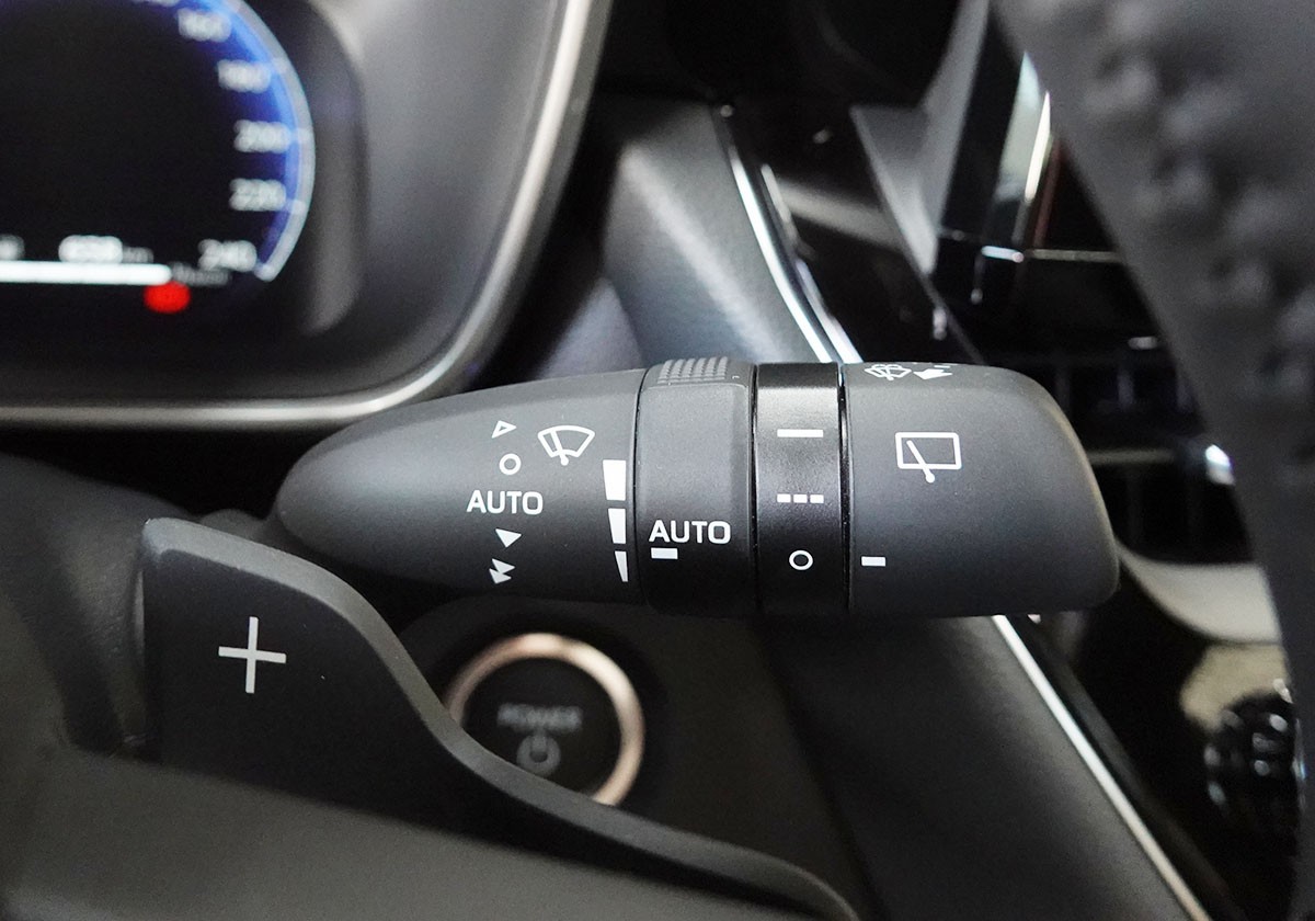 TOYOTA Corolla Touring Sports 2.0 HSD Premium e-CVT, VOLLEDER, Panoramaglasdach-image-16