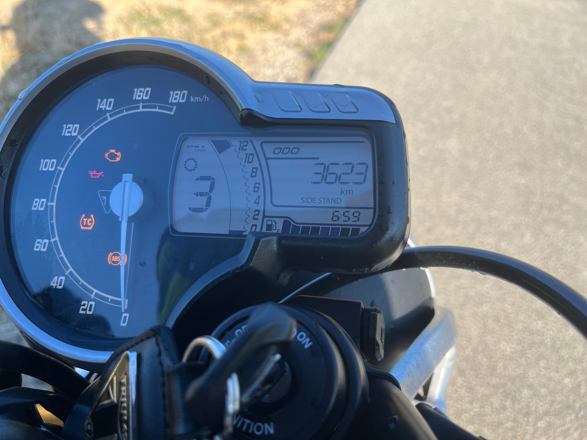TRIUMPH Speed 400-image-4