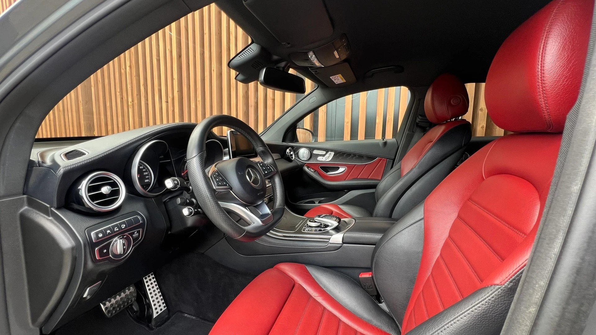 MERCEDES-BENZ GLC COUPÉ 250 AMG LINE NIGHT 4MATIC 9G-TRONIC l 211 PS-image-23