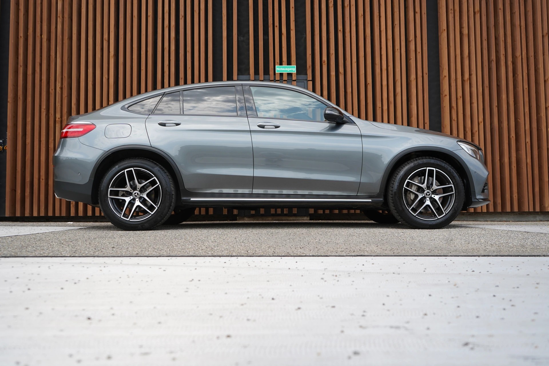 MERCEDES-BENZ GLC COUPÉ 250 AMG LINE NIGHT 4MATIC 9G-TRONIC l 211 PS-image-0