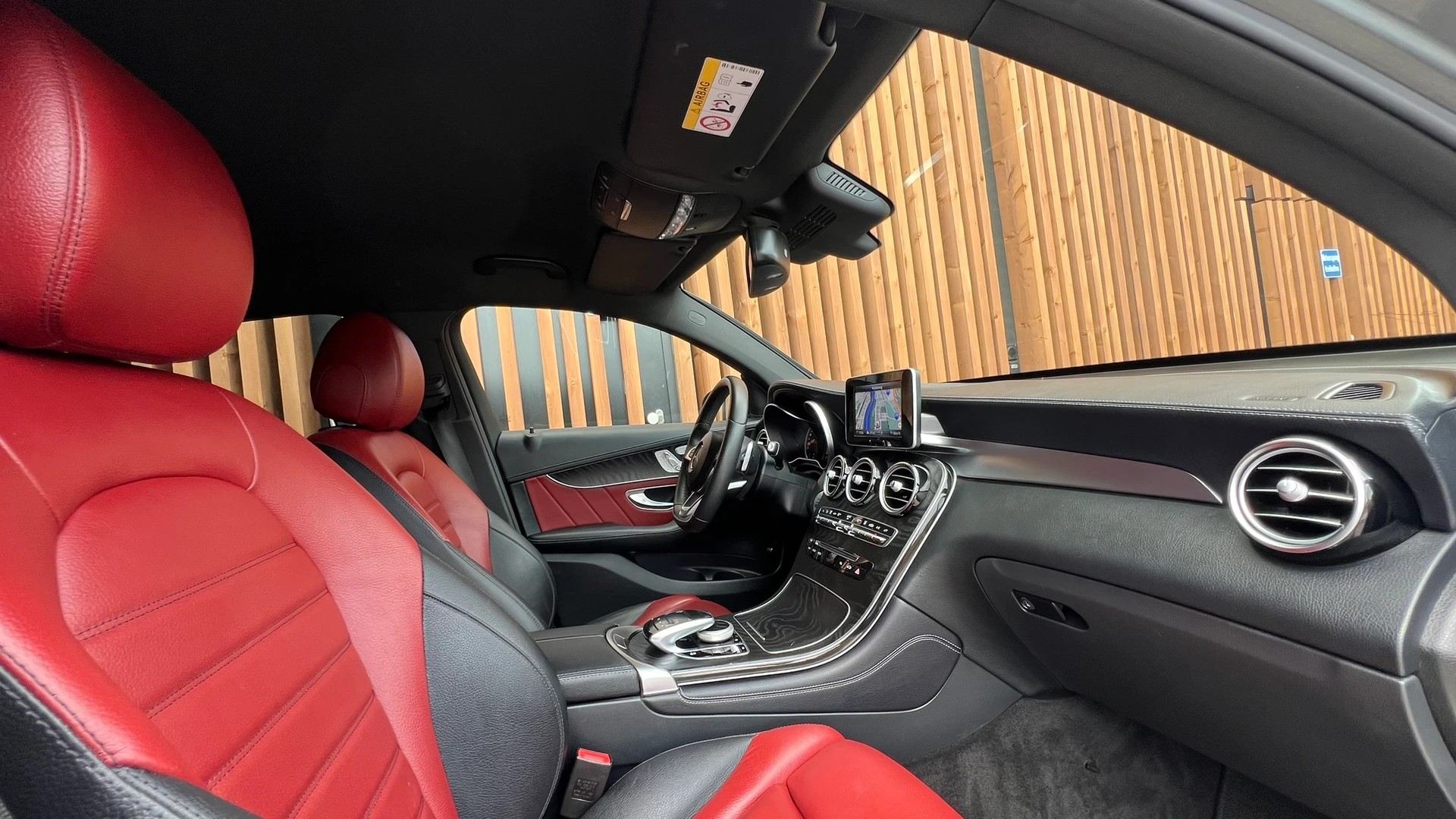 MERCEDES-BENZ GLC COUPÉ 250 AMG LINE NIGHT 4MATIC 9G-TRONIC l 211 PS-image-24