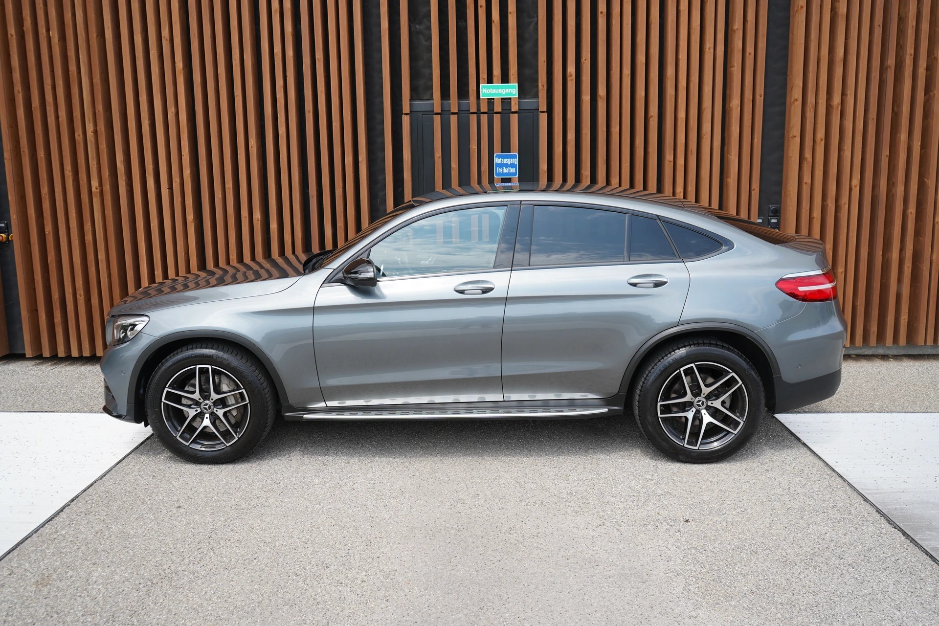 MERCEDES-BENZ GLC COUPÉ 250 AMG LINE NIGHT 4MATIC 9G-TRONIC l 211 PS-image-5