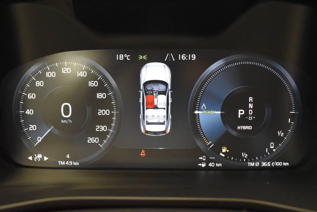 VOLVO XC40 1.5 T5 PiH Ultimate Bright-image-11