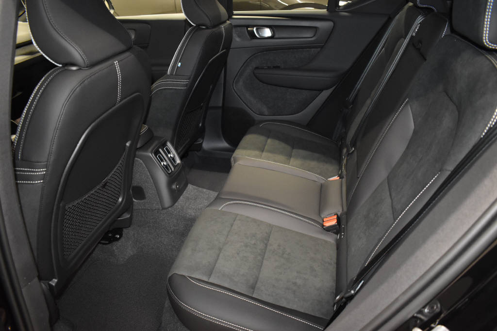 VOLVO XC40 1.5 T5 PiH Ultimate Bright-image-6