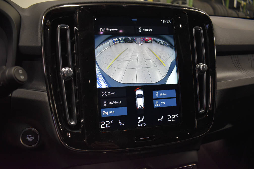 VOLVO XC40 1.5 T5 PiH Ultimate Bright-image-12